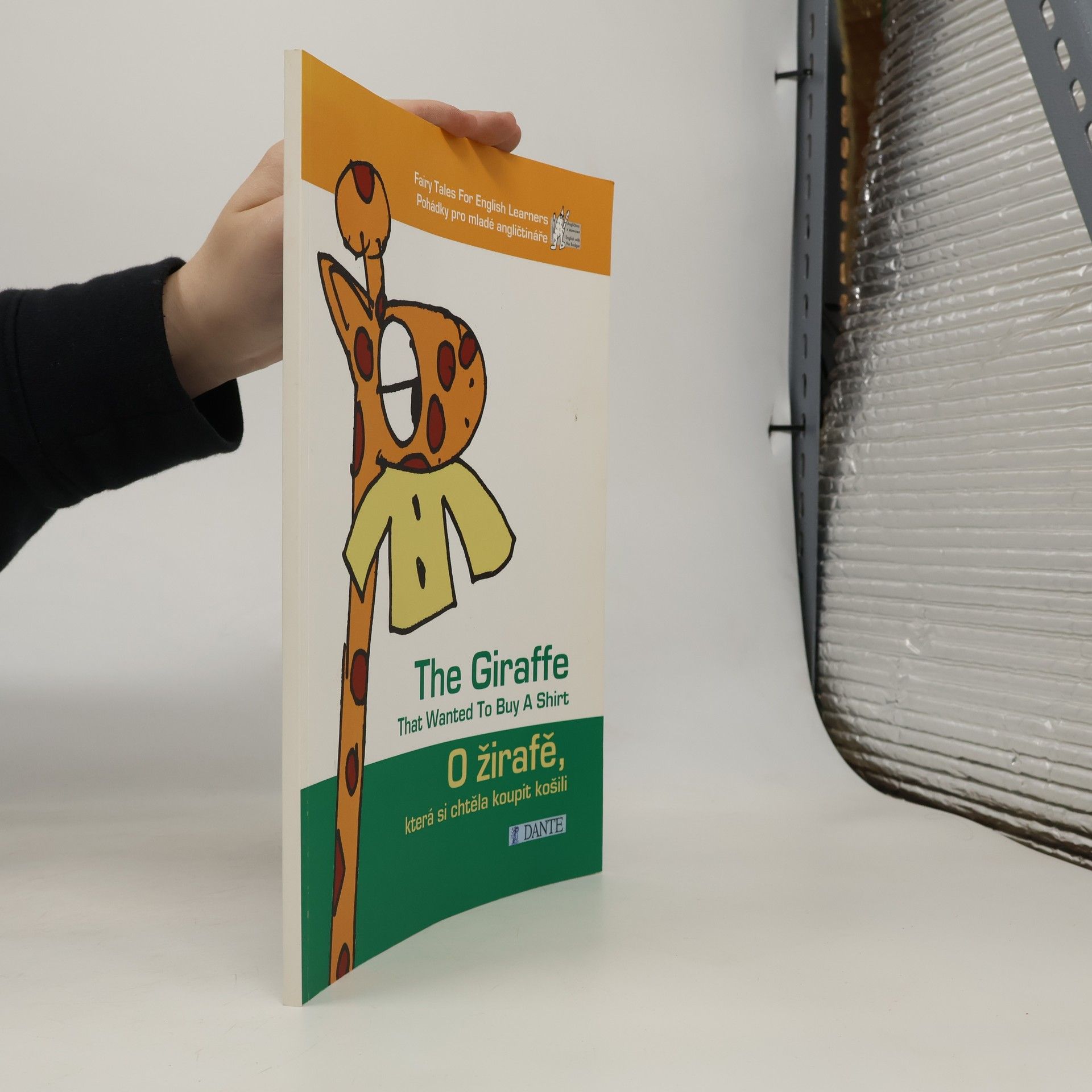 Tomáš Kepka O žirafě, která si chtěla koupit košili. The Giraffe that Wanted to Buy a Shirt