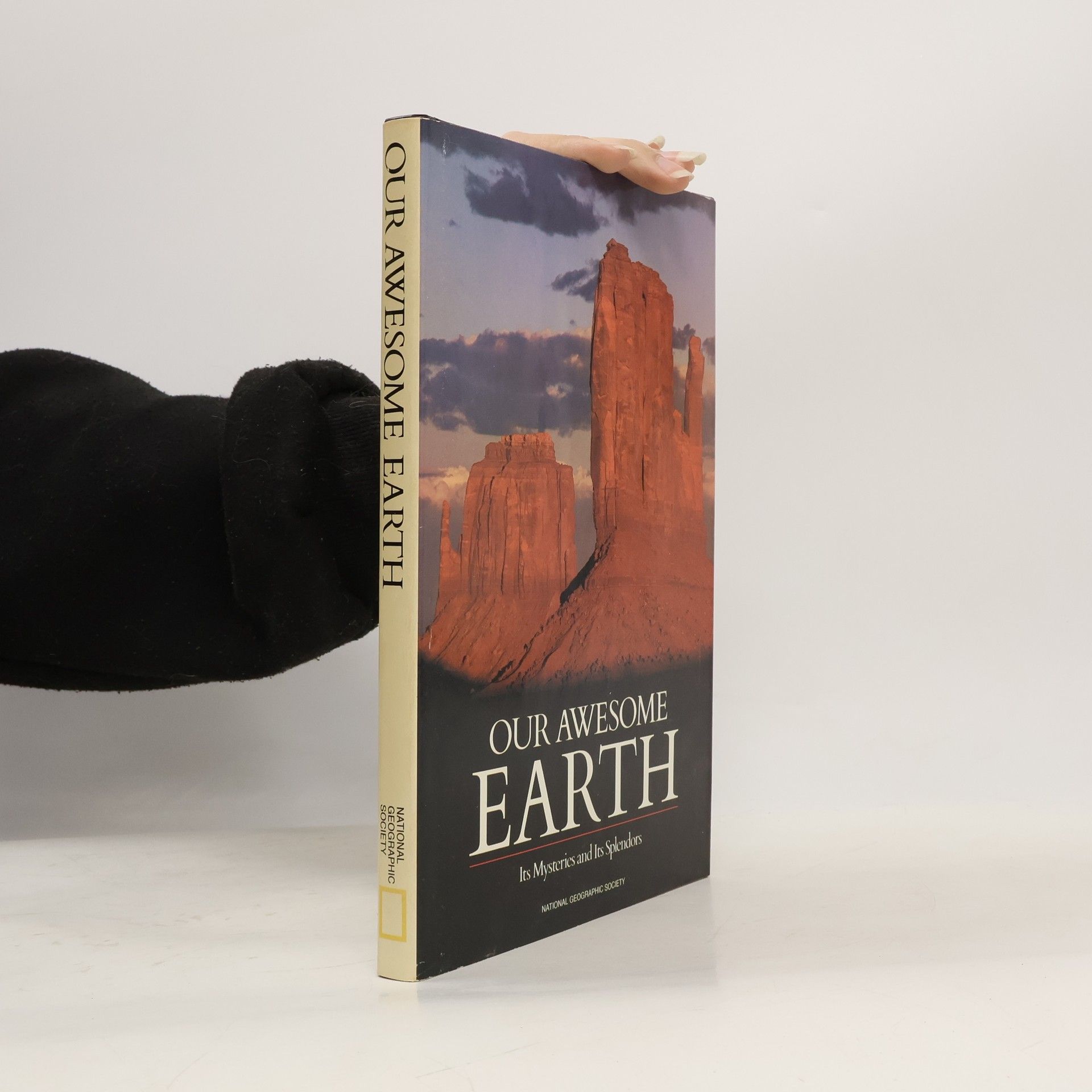 Autores varios Our Awesome Earth: Its Mysteries and Its Splendors