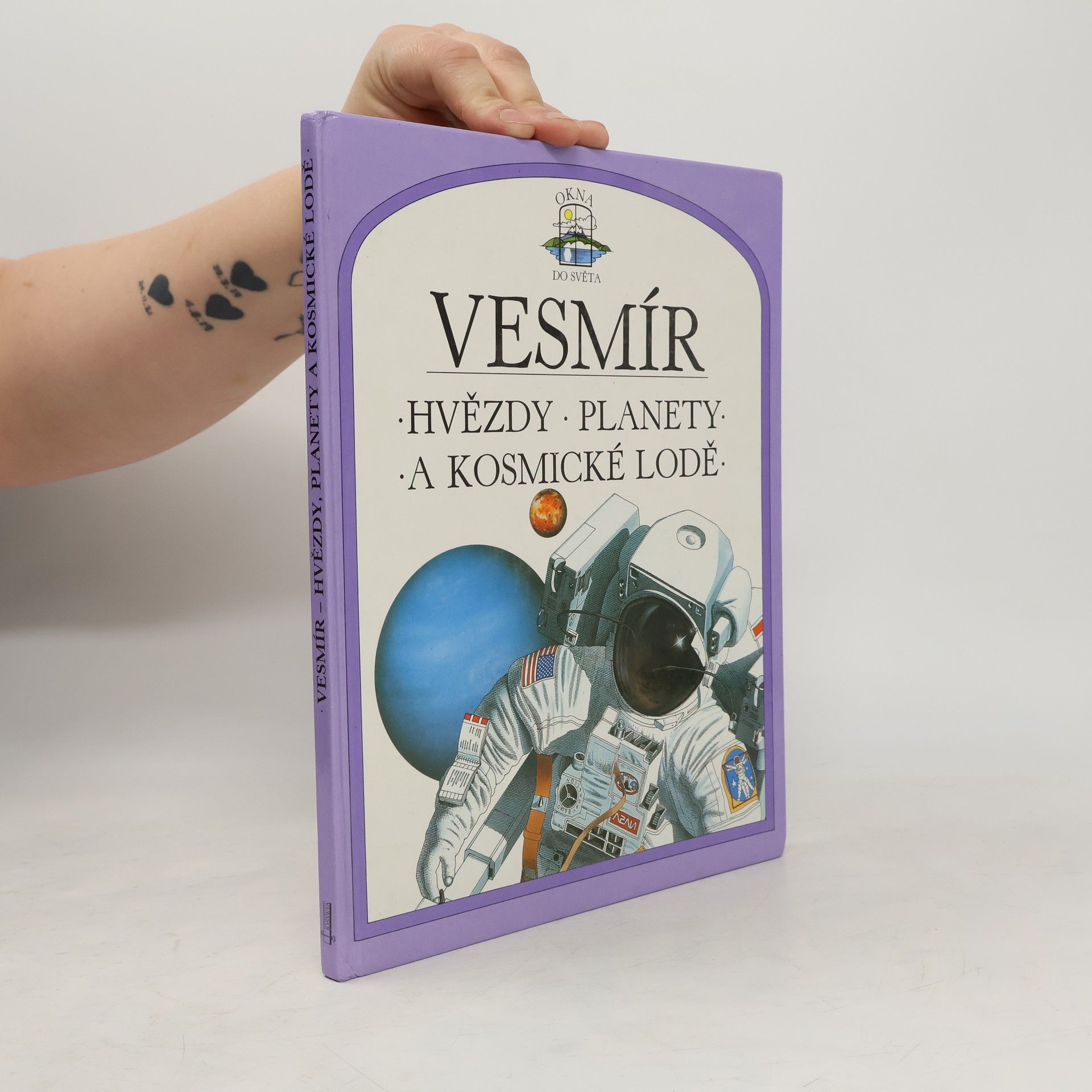 Sue Becklake Vesmír. Hvězdy, planety a kosmické lodě.