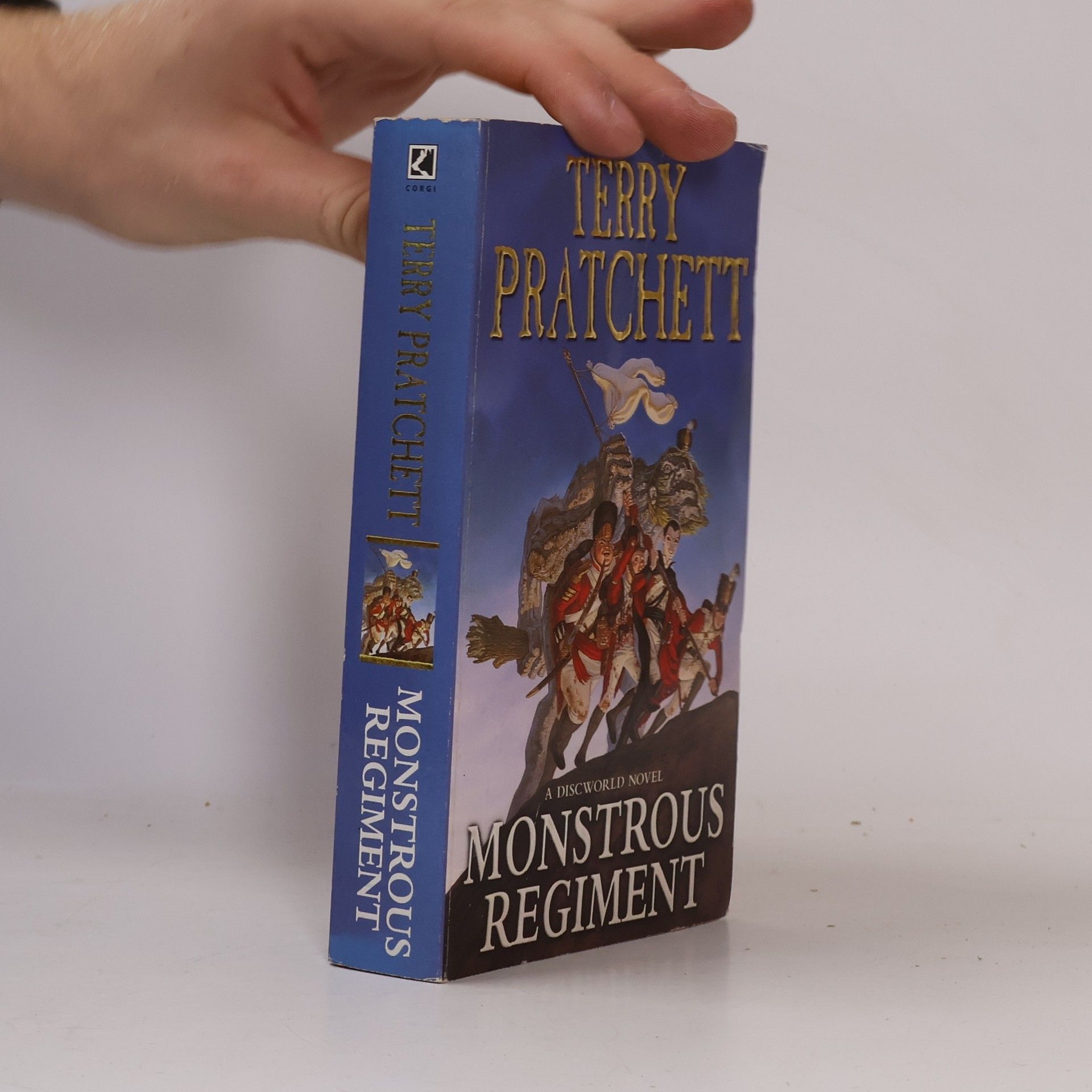 Terry Pratchett Monstrous regiment
