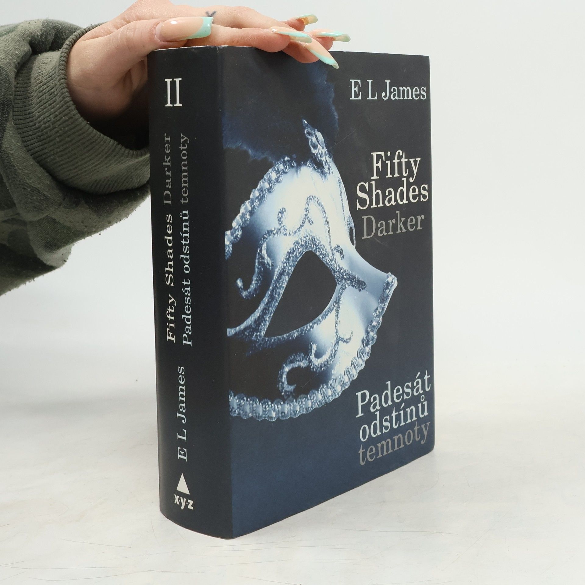 E. L. James Padesát odstínů temnoty
