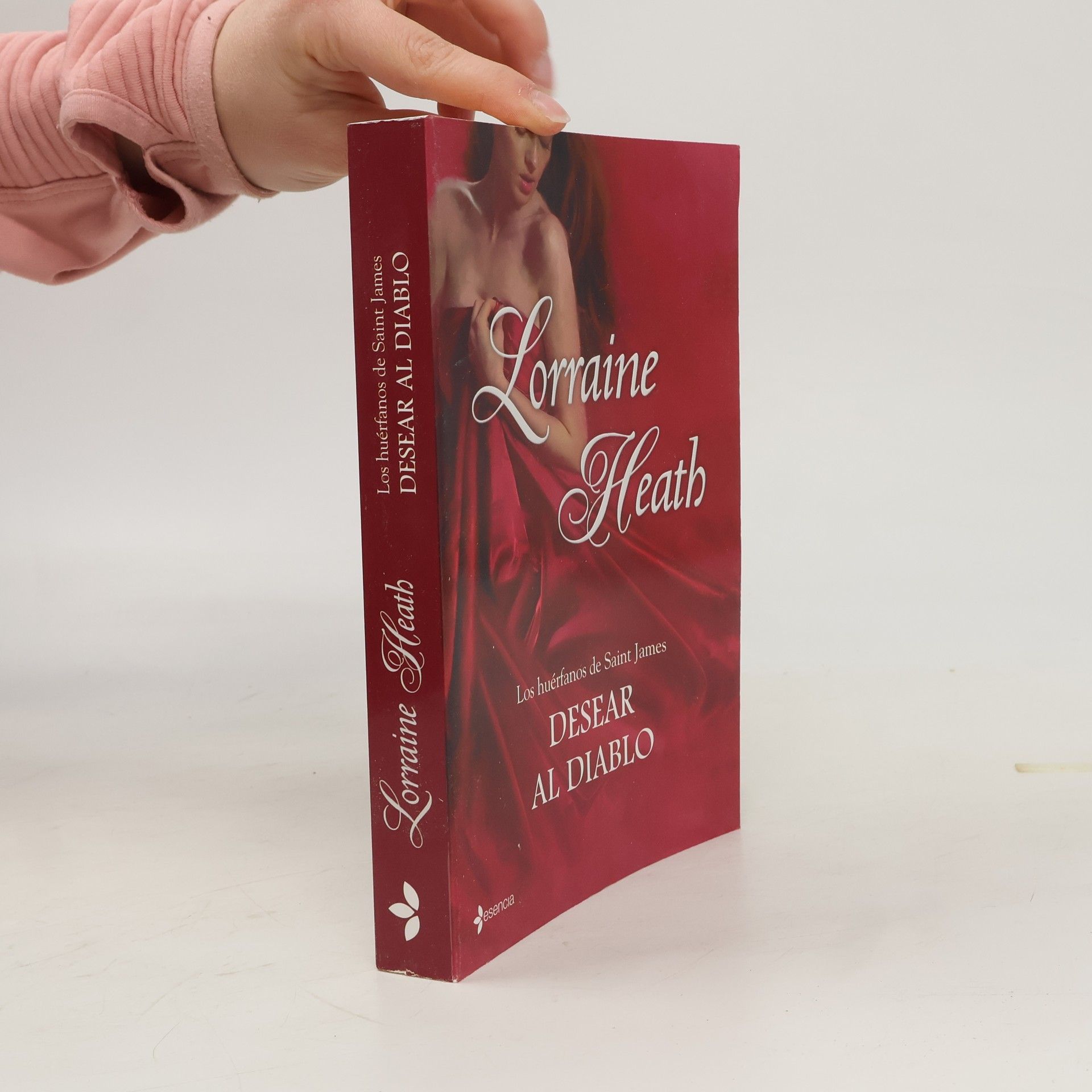 Laura Fernández Nogales Los huérfanos de Saint James: Desear al diablo