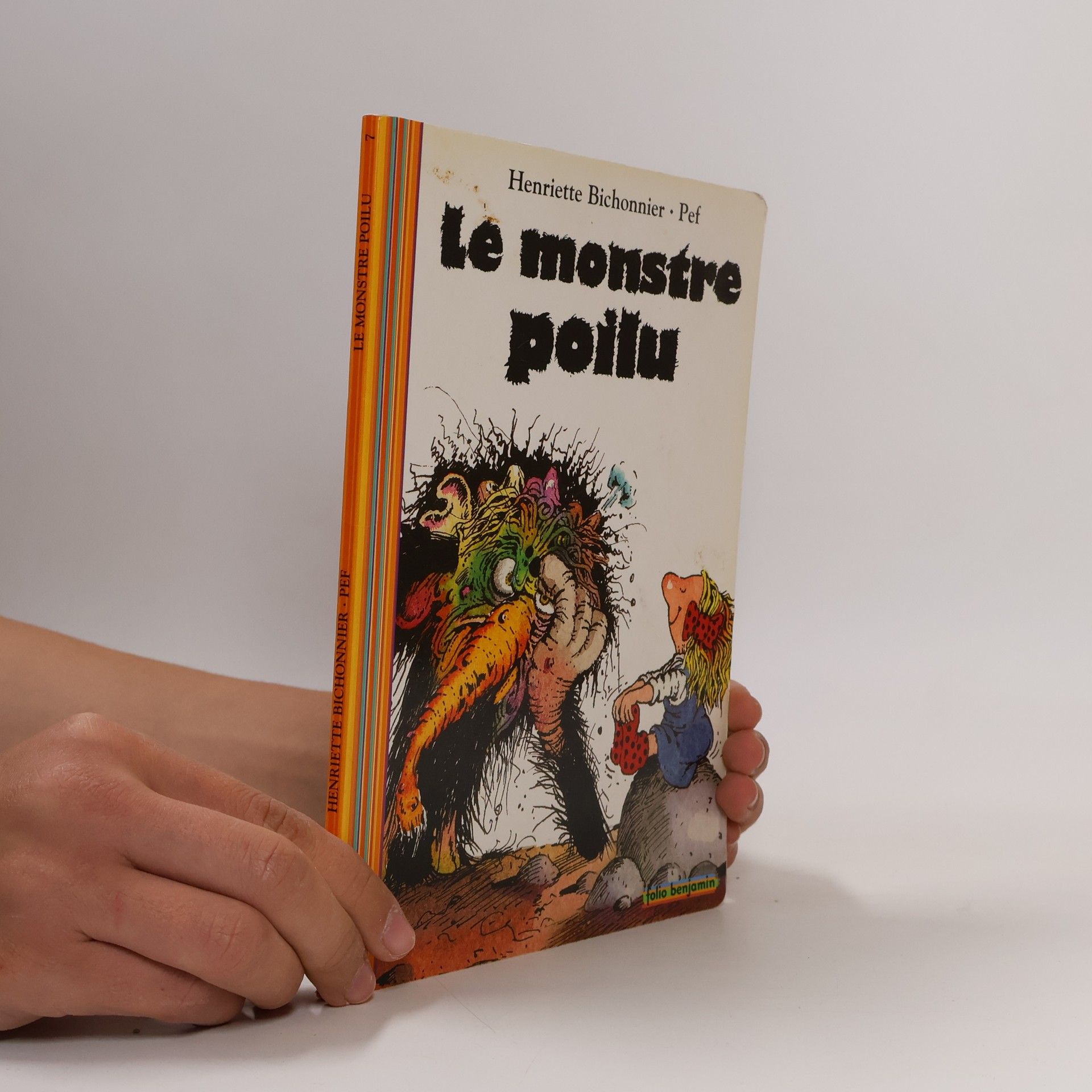 Le monstre poilu