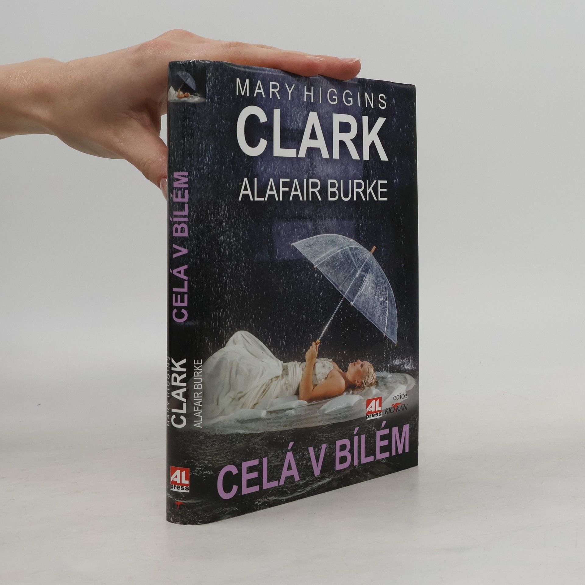 Celá v bílém
