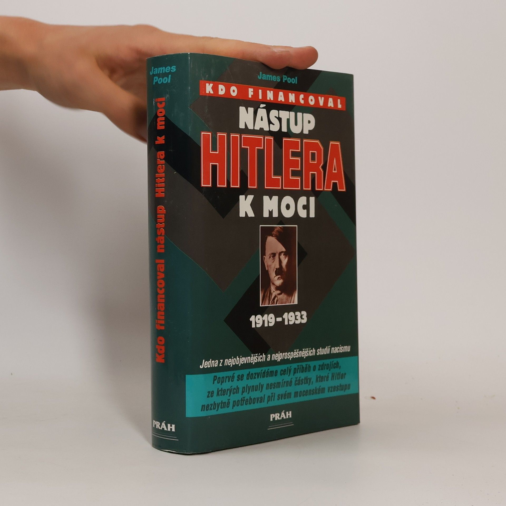 Radek Uhlíř Kdo financoval nástup Hitlera k moci : 1919-1933