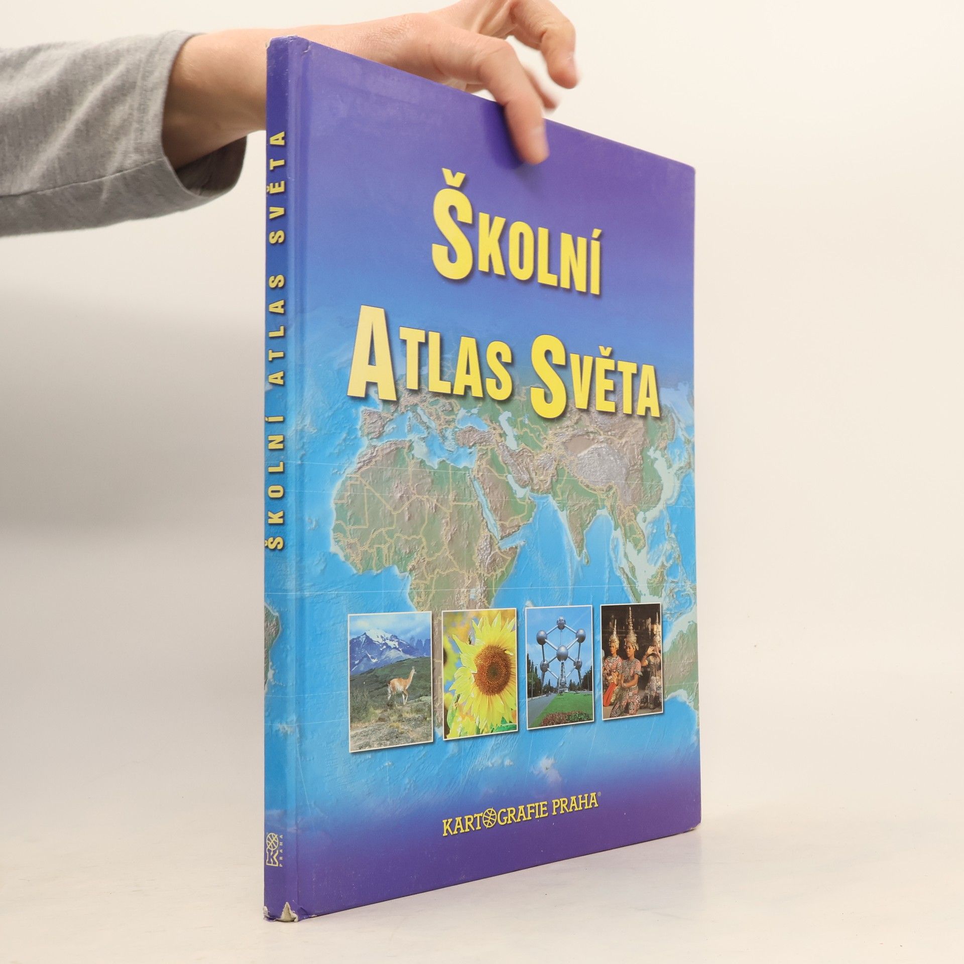 Kolektív autorov Školní atlas světa