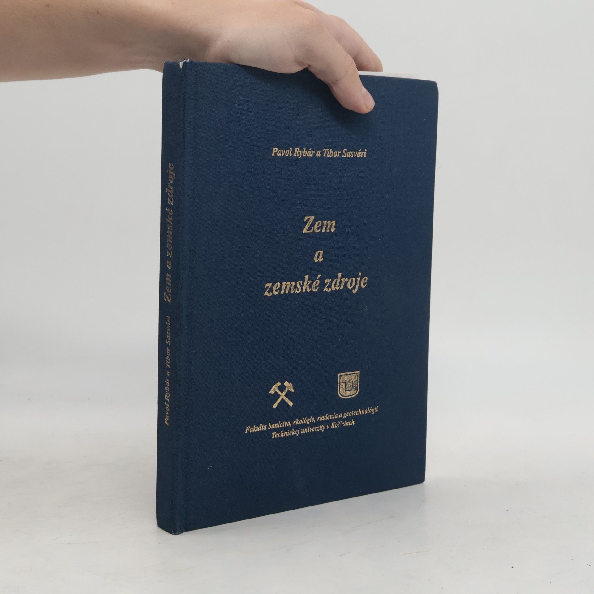 Zem a zemské zdroje