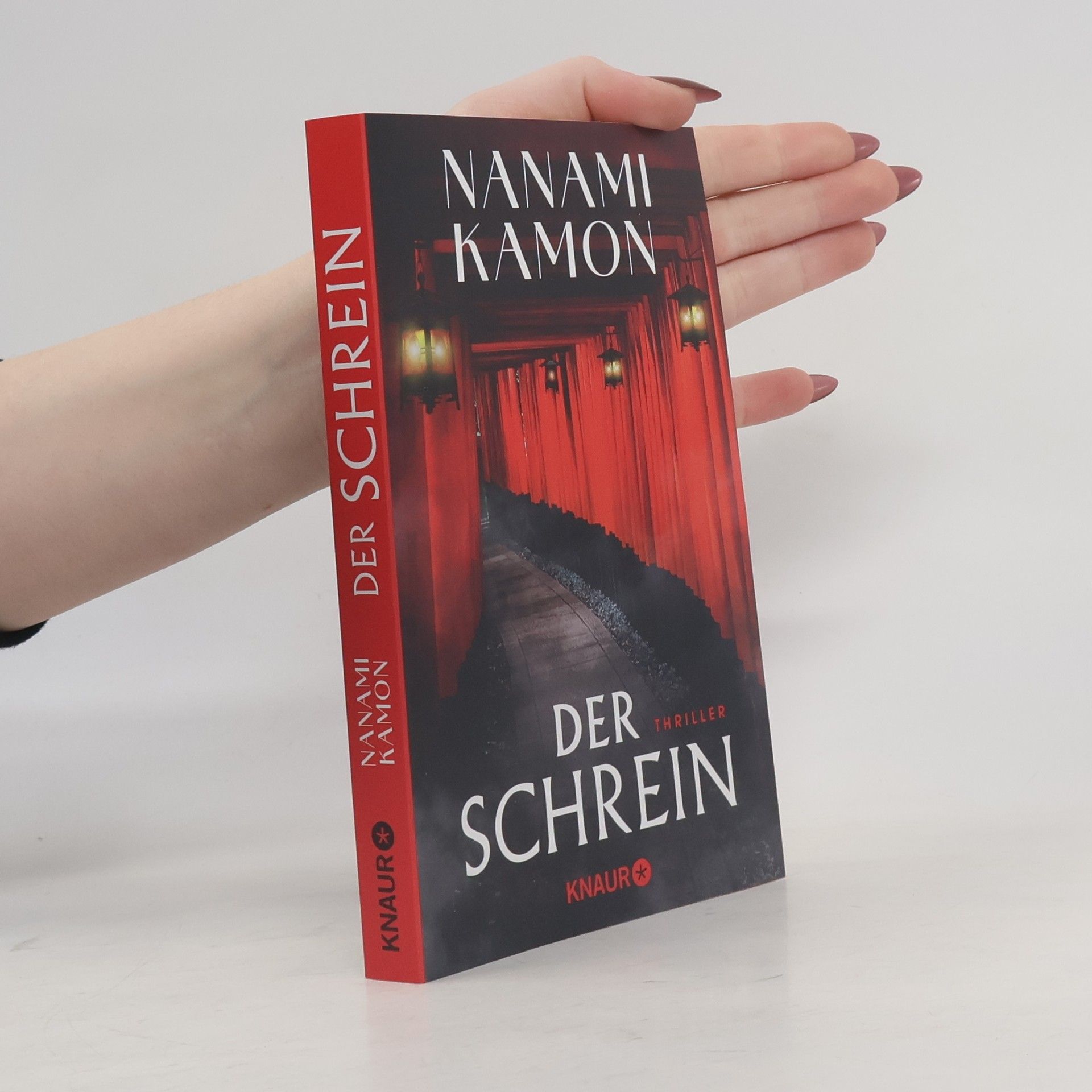 Nanami Kamon Der Schrein