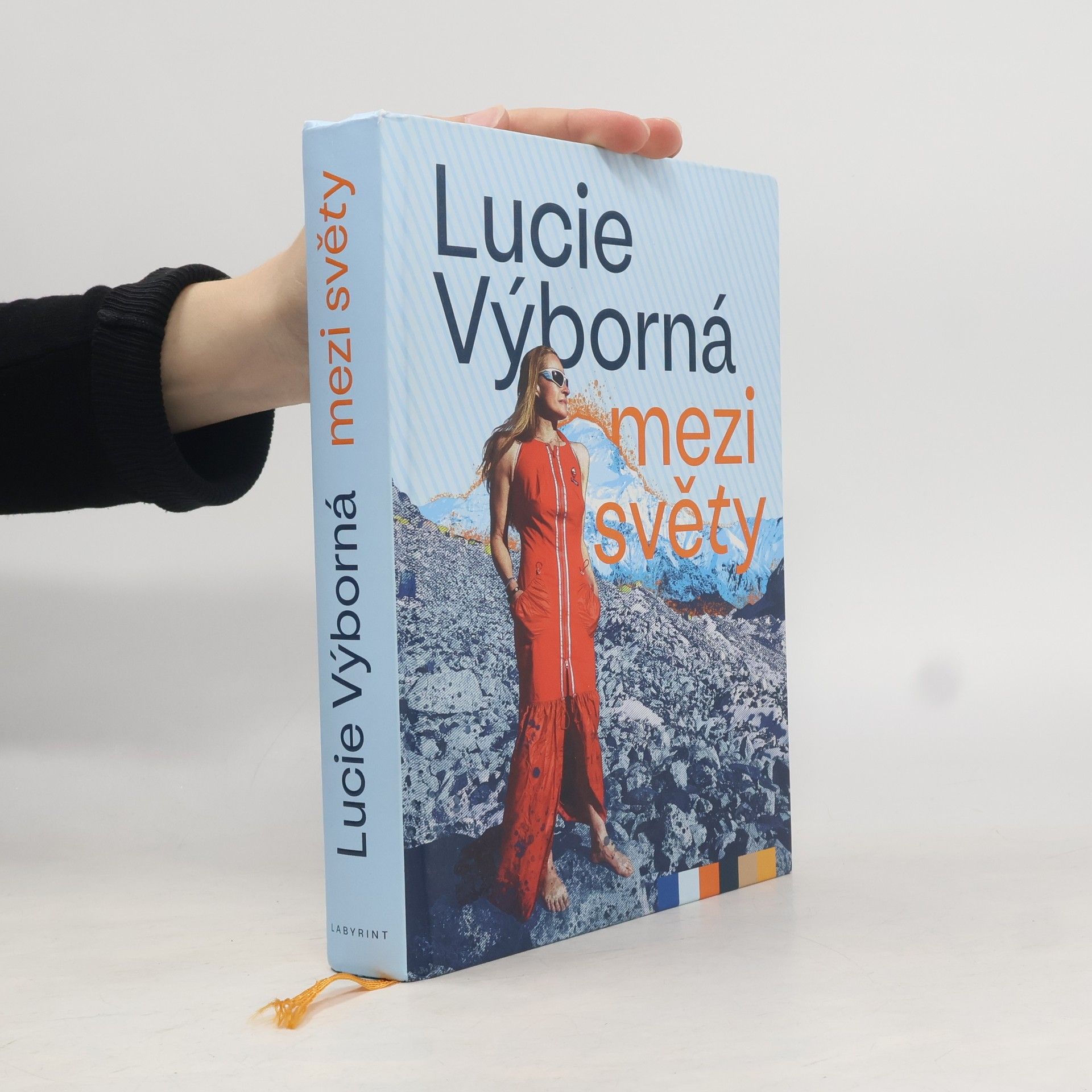 Lucie Výborná Mezi světy