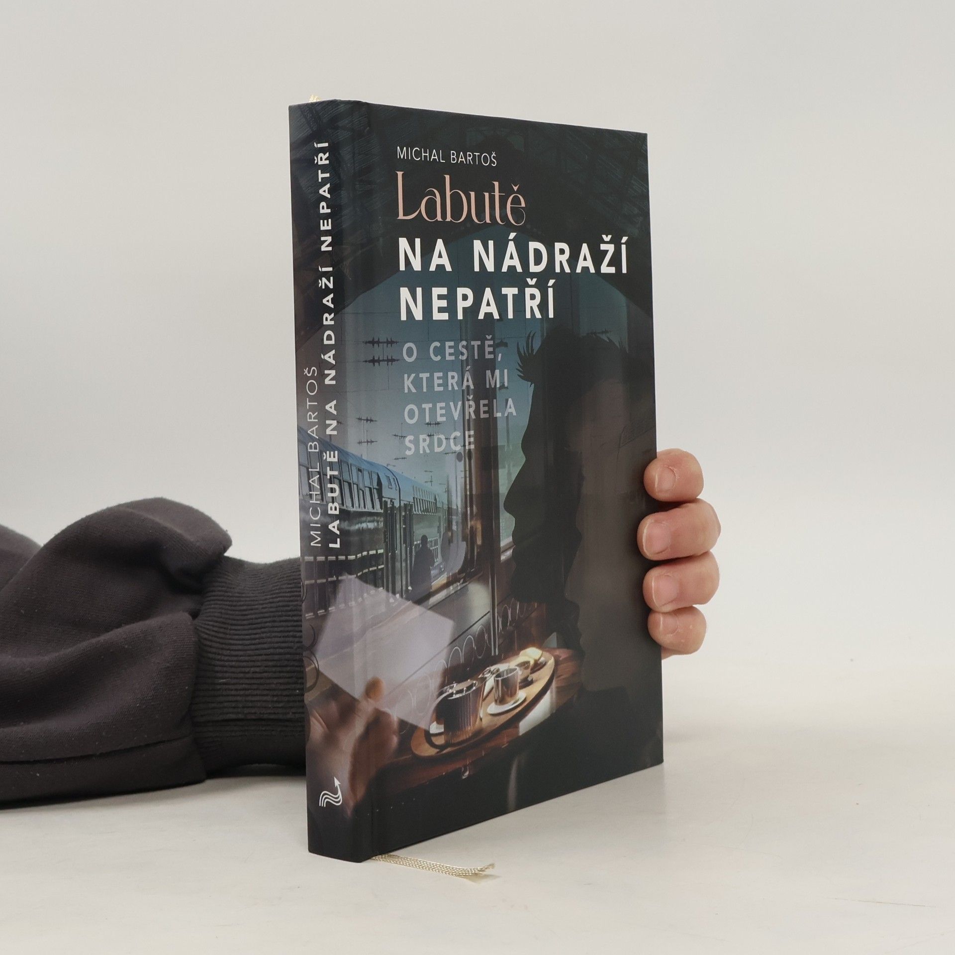 Michal Bartoš Labutě na nádraží nepatří