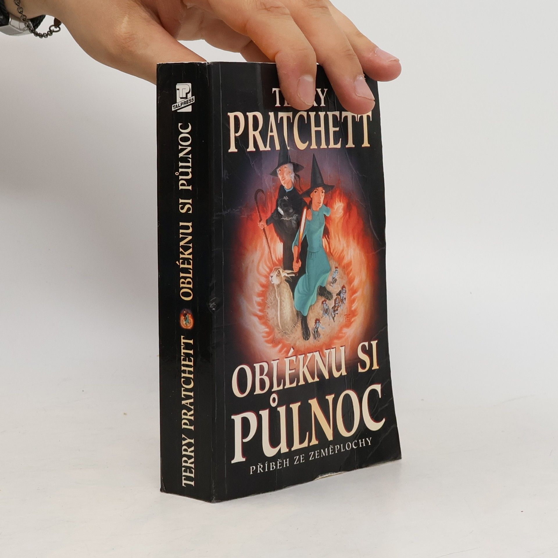Terry Pratchett Obléknu si půlnoc