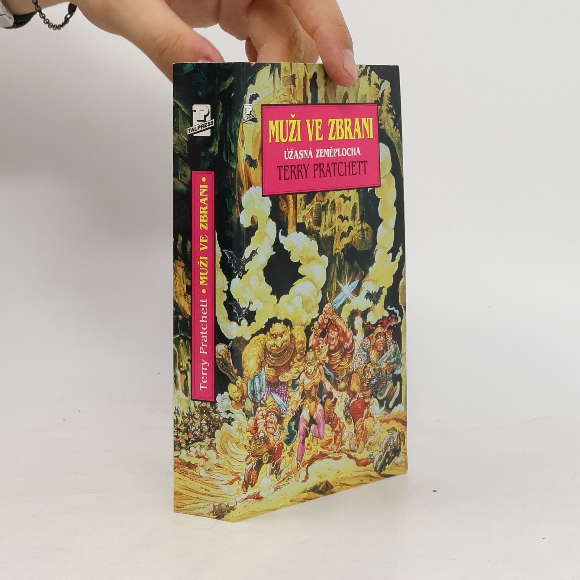 Terry Pratchett Muži ve zbrani