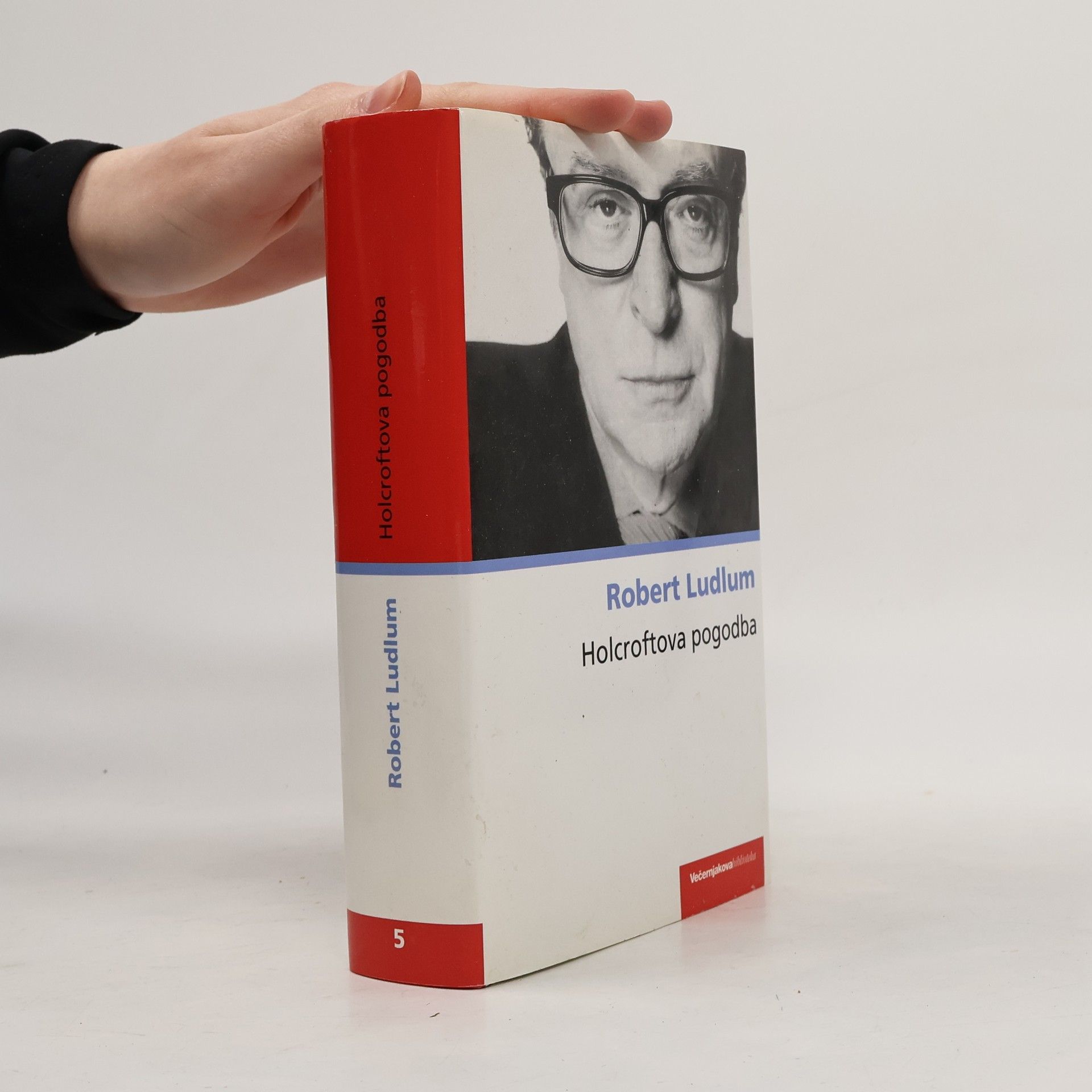Robert Ludlum Holcroftova pogodba