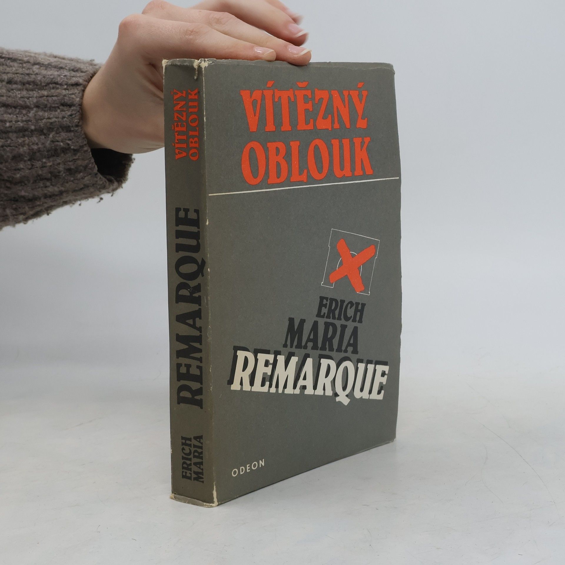 Erich Maria Remarque Vítězný oblouk