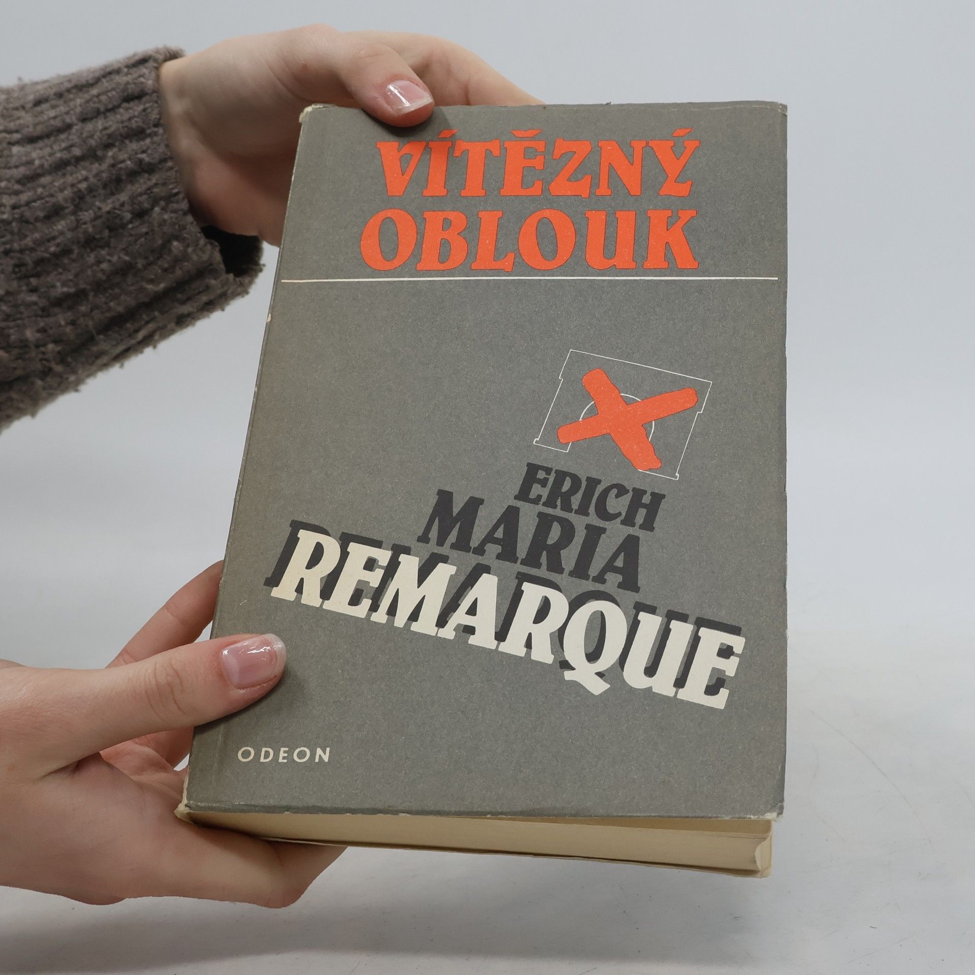 Erich Maria Remarque Vítězný oblouk