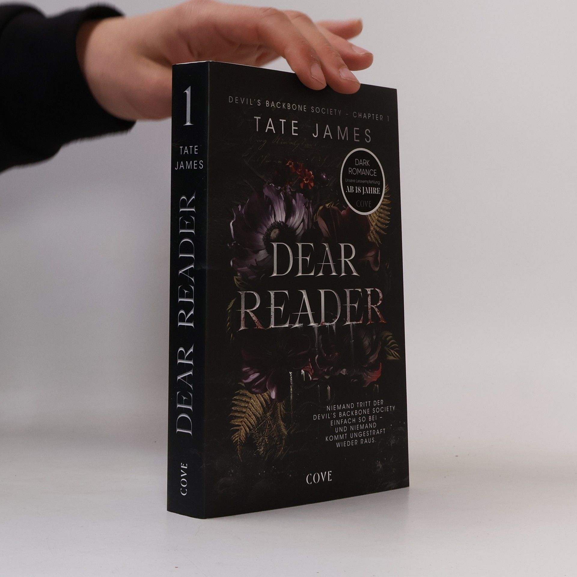 Tate James Devil's Backbone Society - 1: Dear Reader