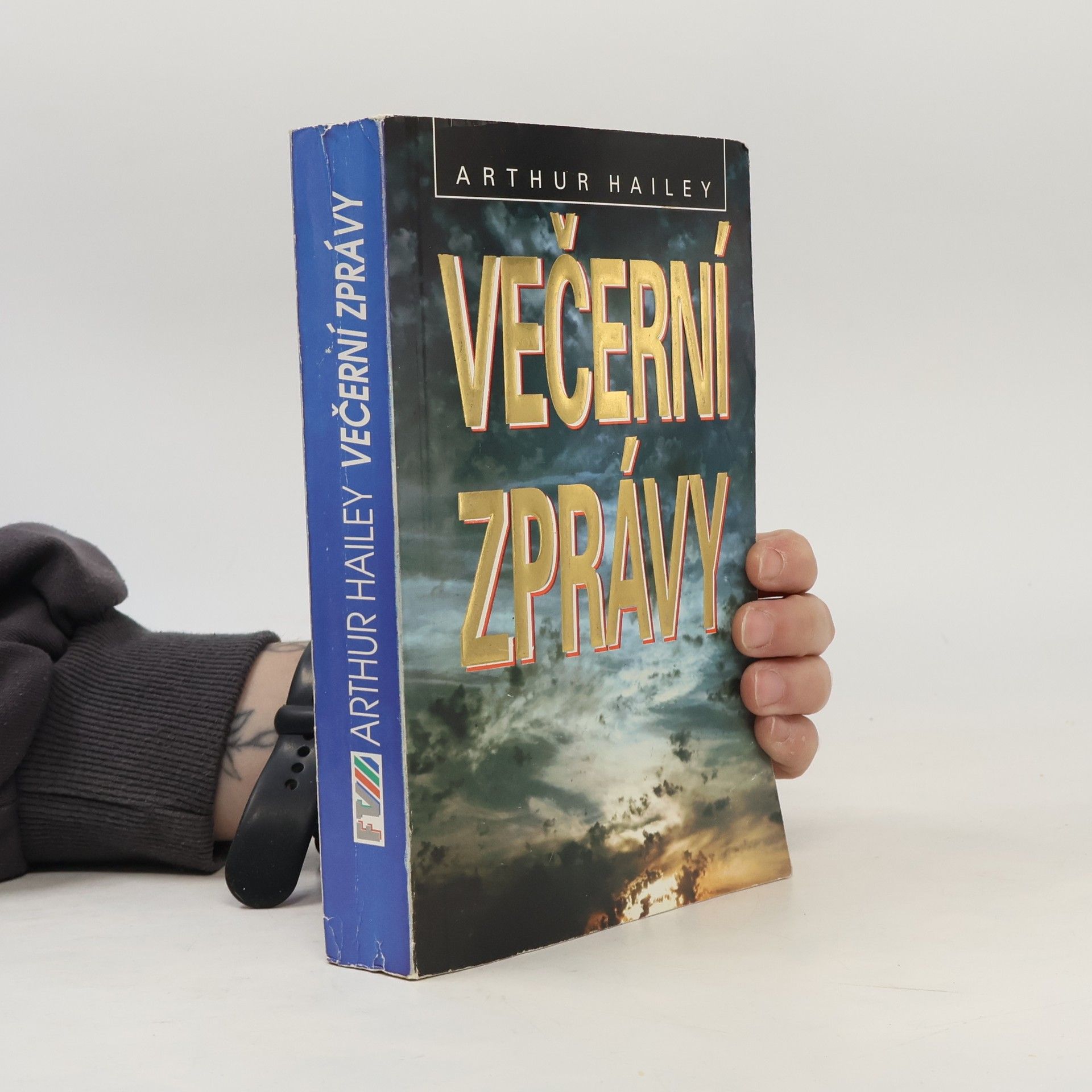 Arthur Hailey Večerní zprávy