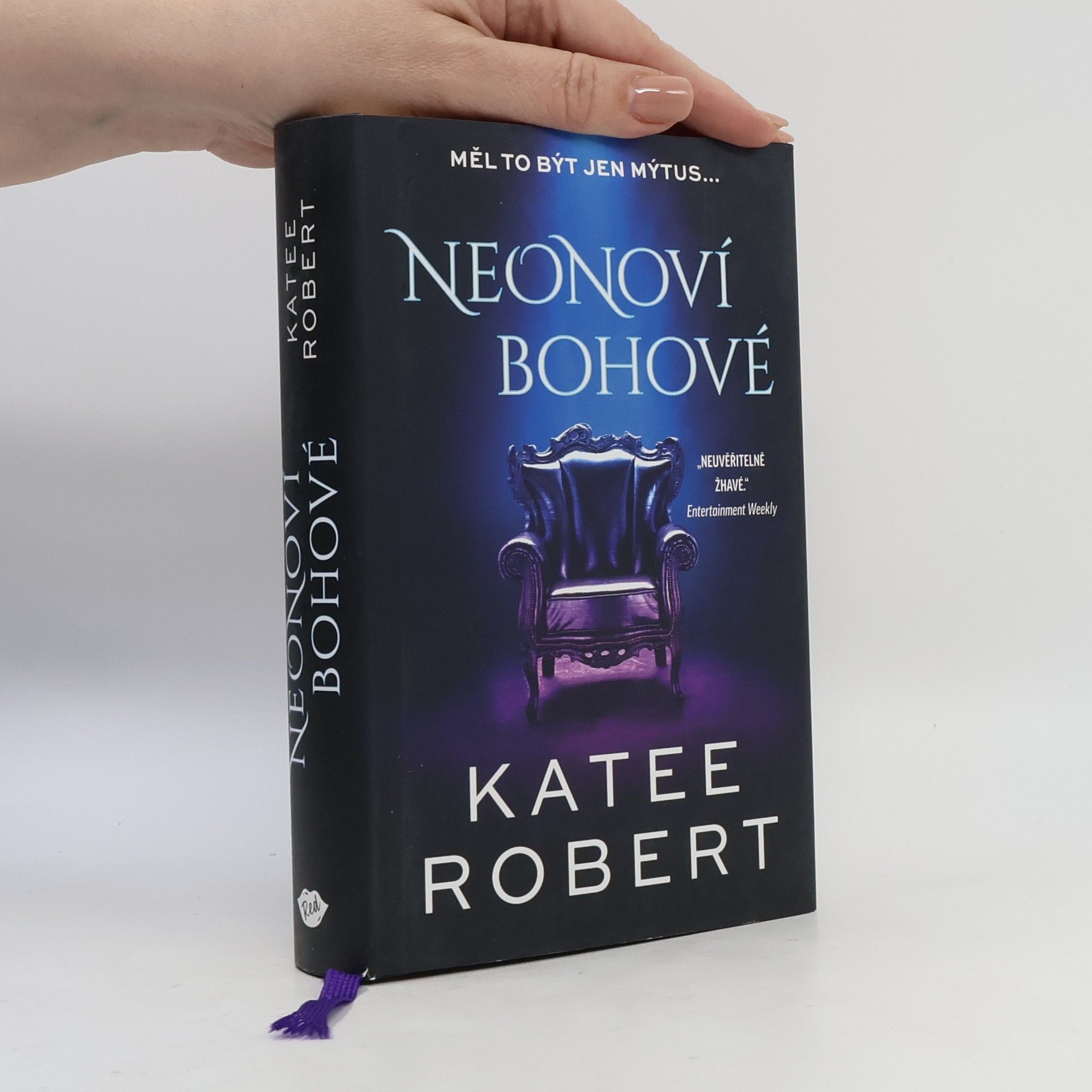 Katee Robert Neonoví bohové