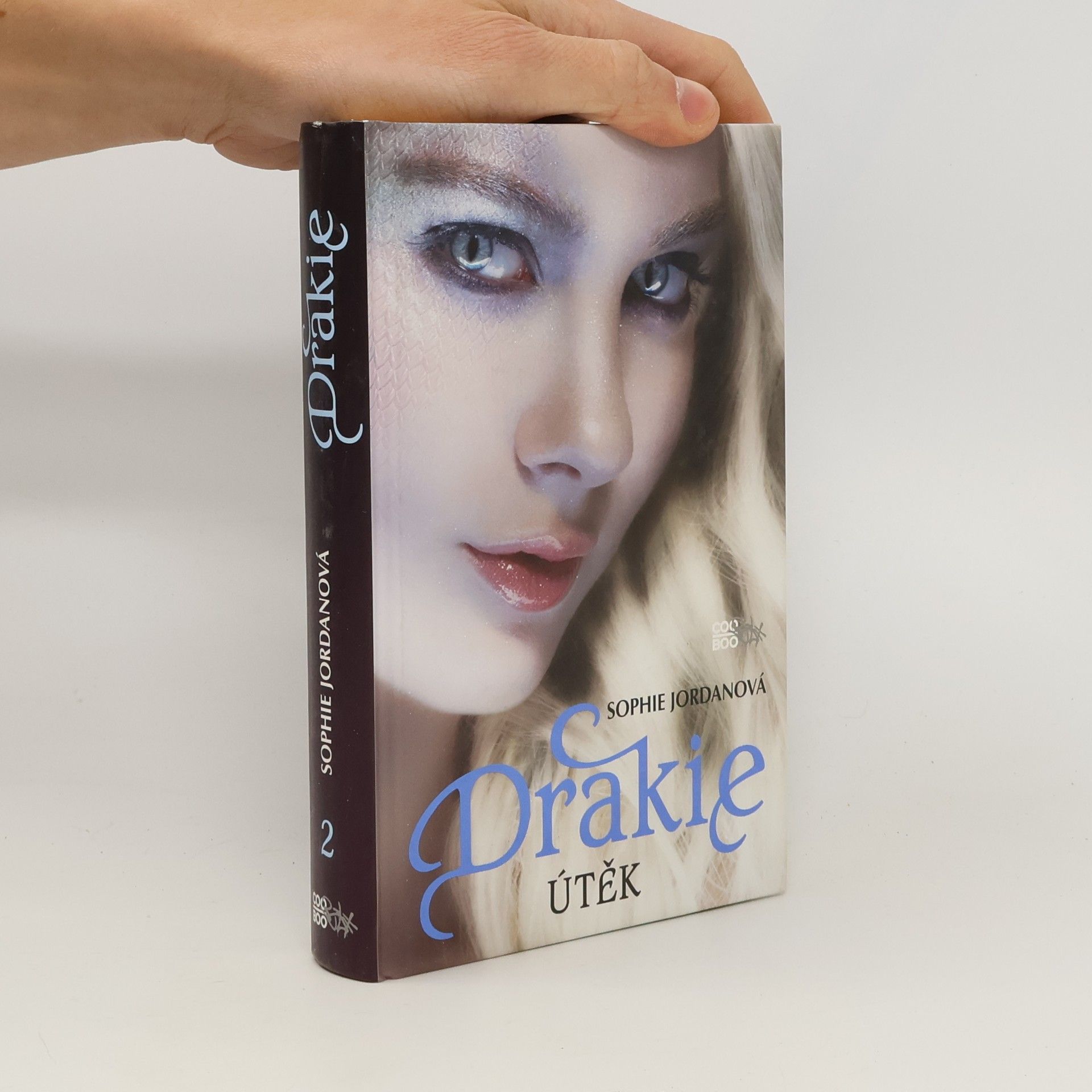 Sophie Jordan Drakie. Útěk