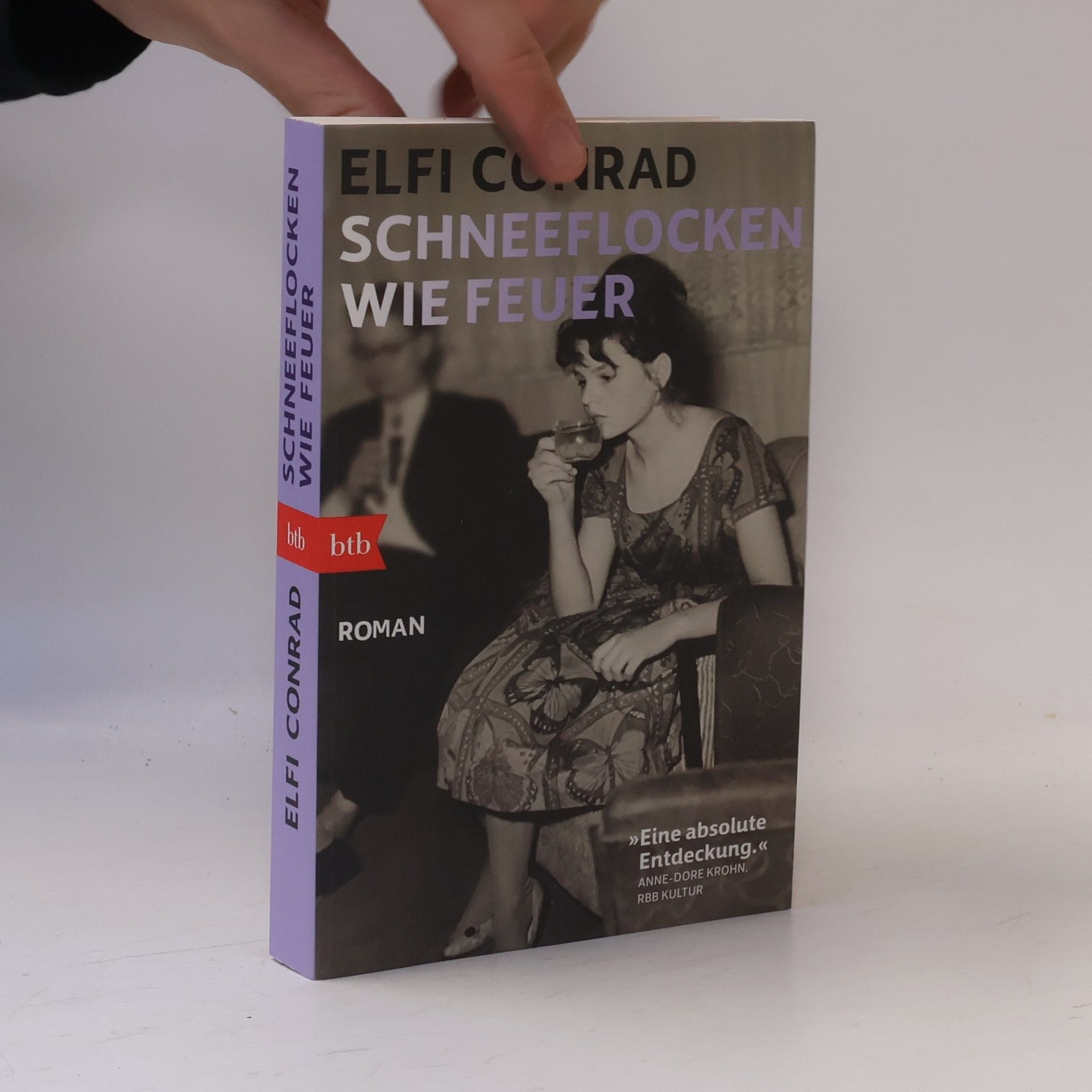 Elfi Conrad Schneeflocken wie Feuer