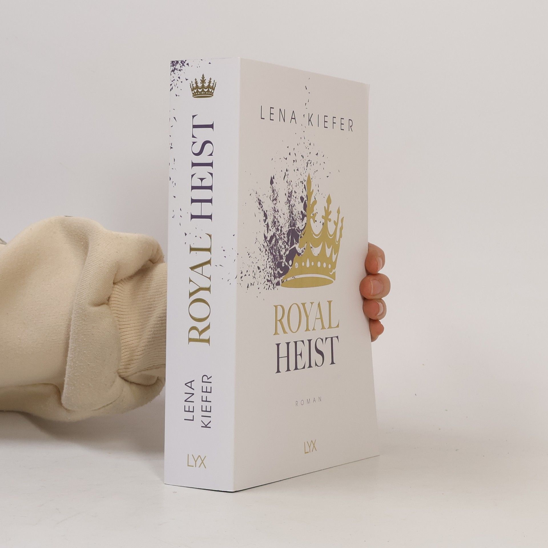 Lena Kiefer Royal Heist