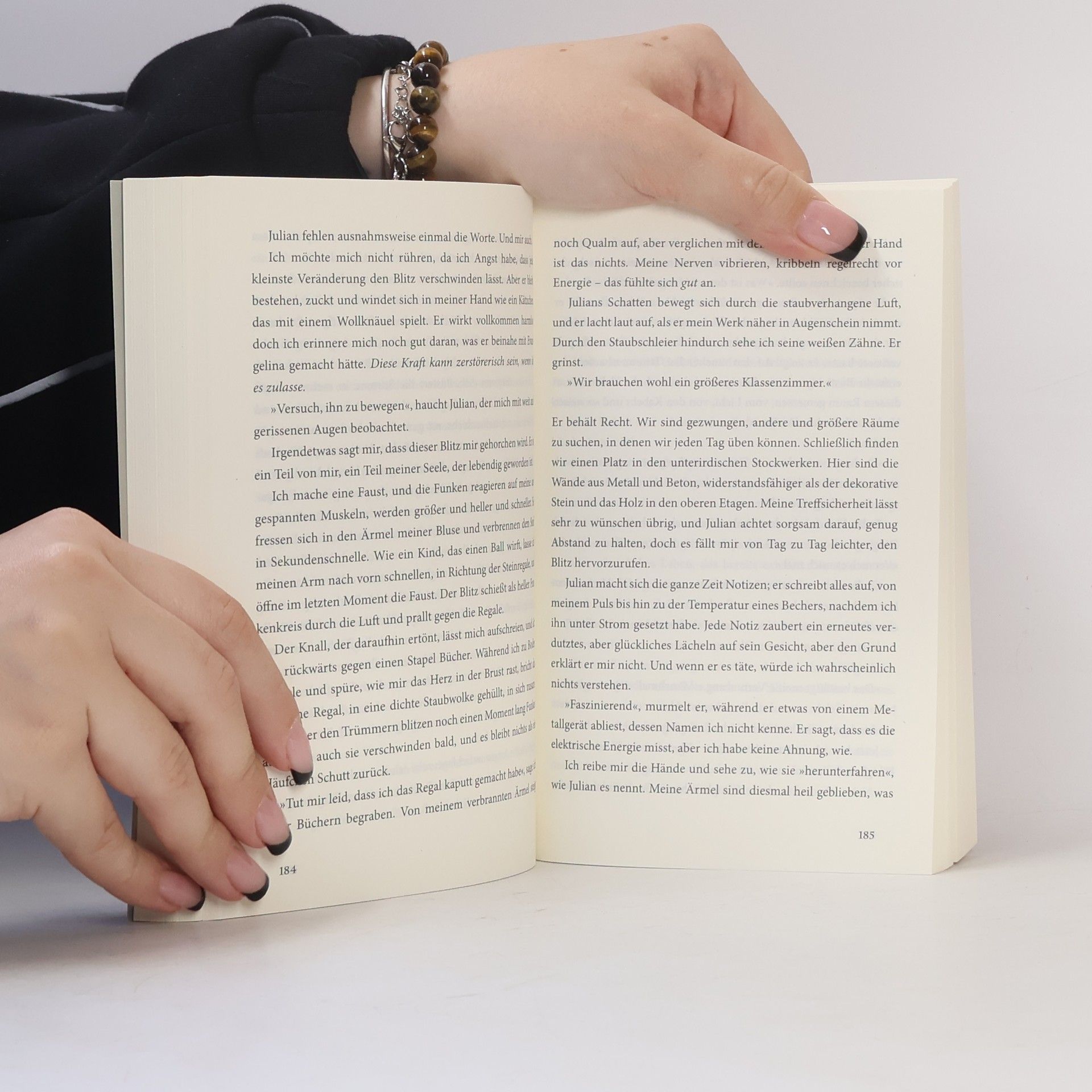 Victoria Aveyard Die Rote Königin