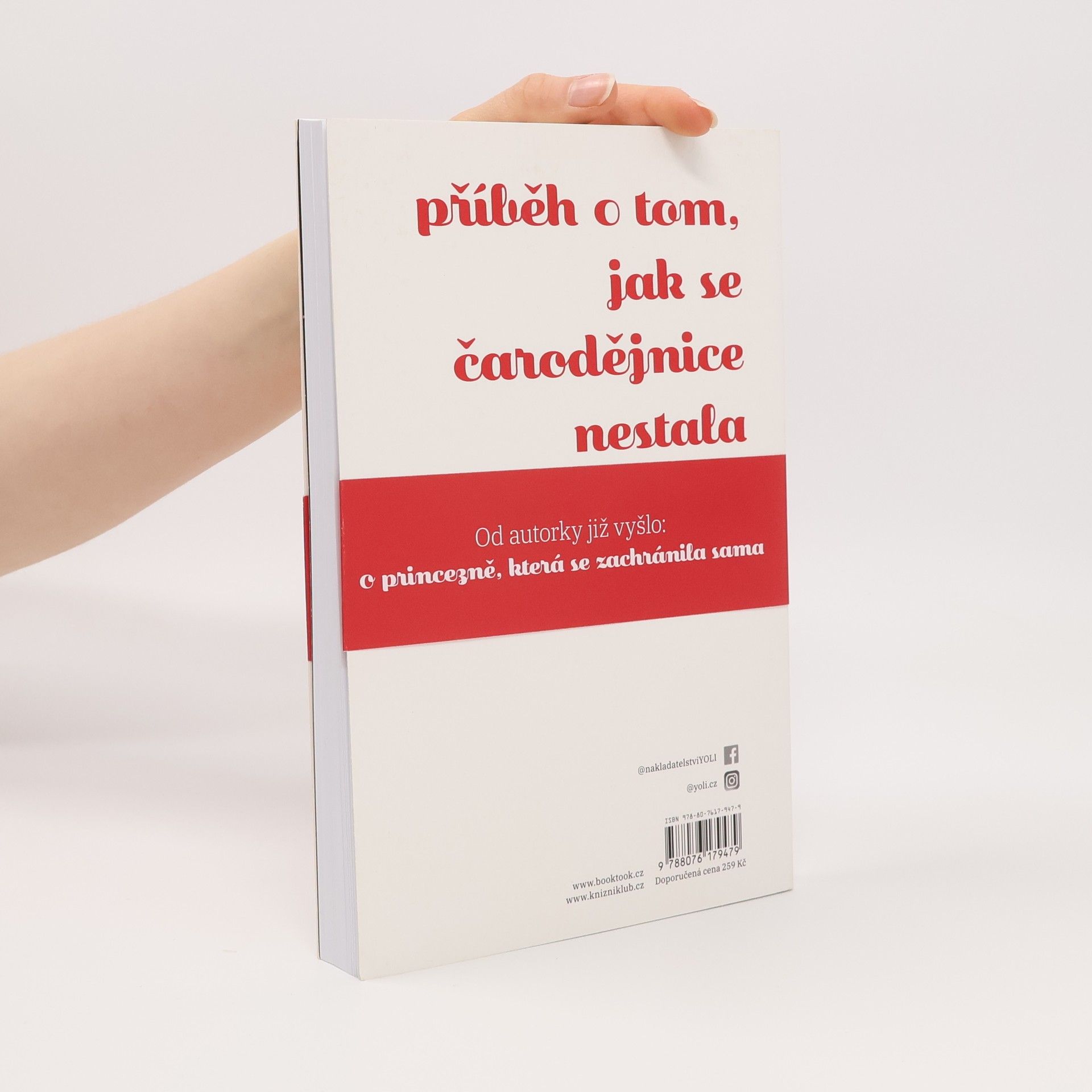 Amanda Lovelace O čarodějnici, která se nenechala upálit
