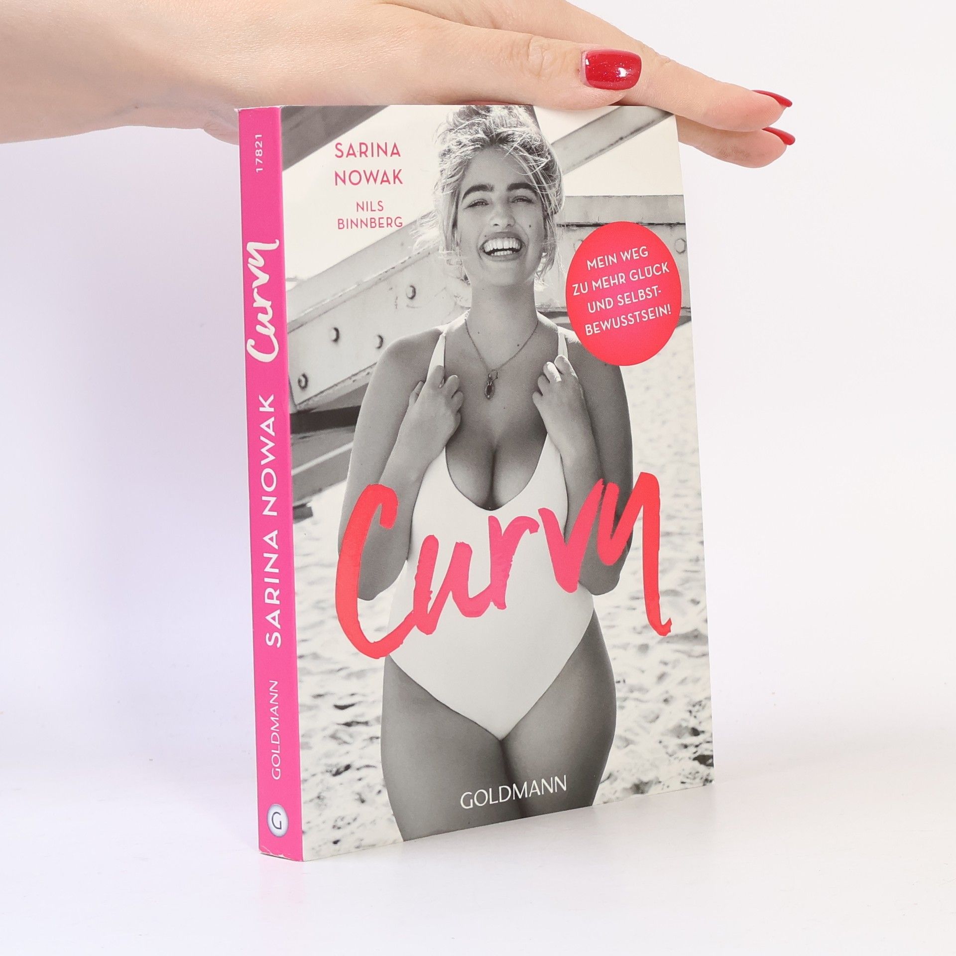 Sarina Nowak Curvy
