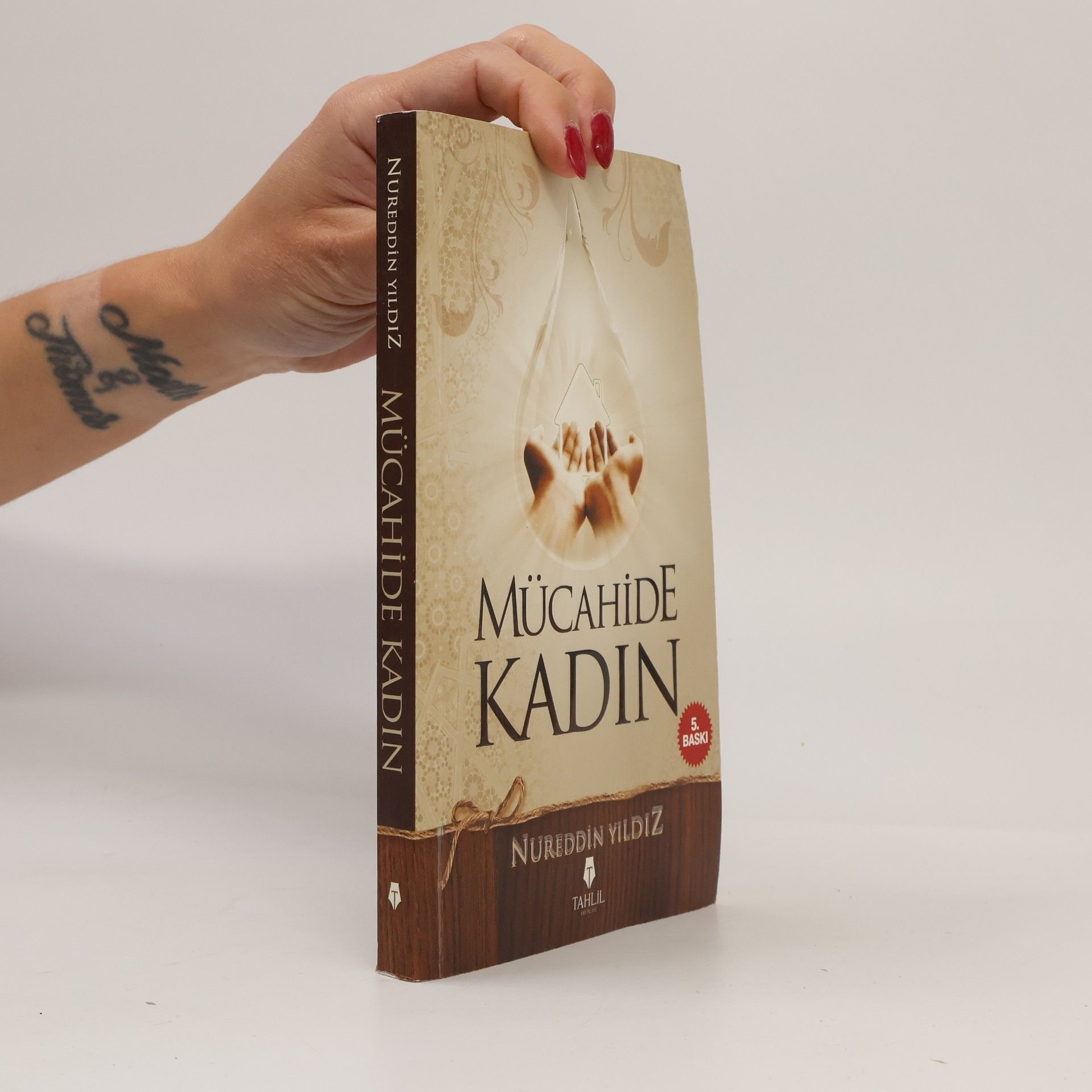 Nureddin Yildiz Mücahide Kadin