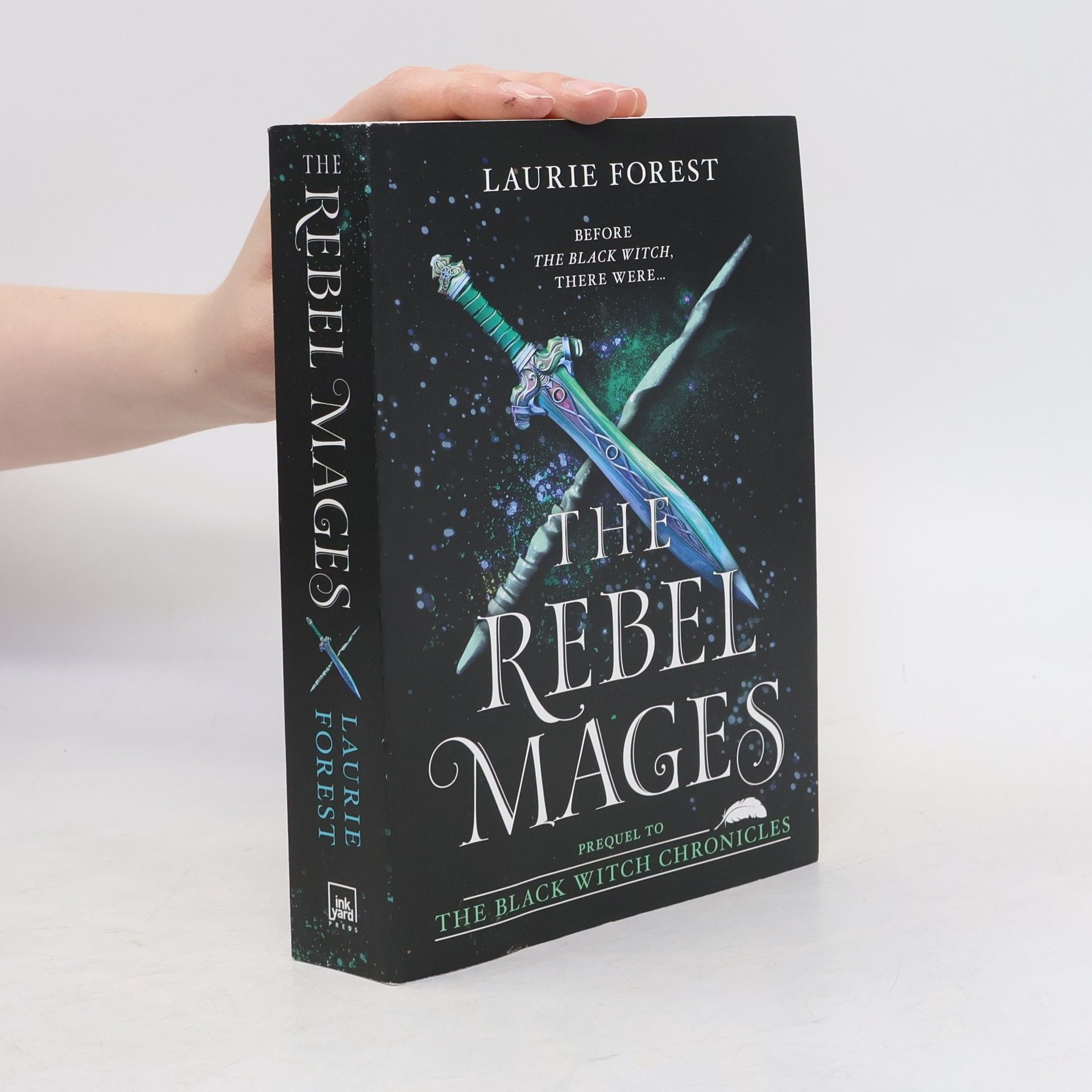 Laurie Forest The Rebel Mages
