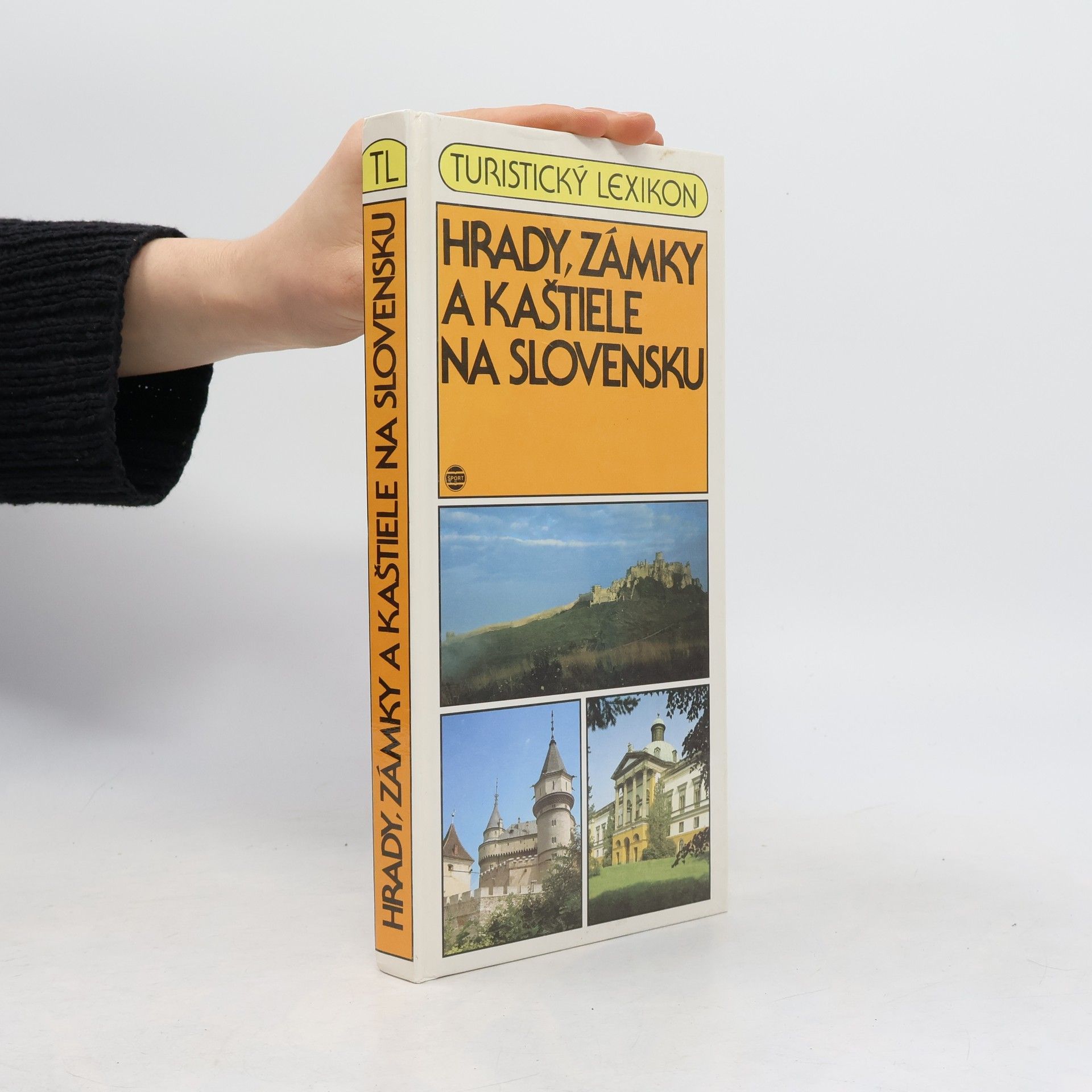 Blanka Puškárová Hrady, zámky a kaštiele na Slovensku
