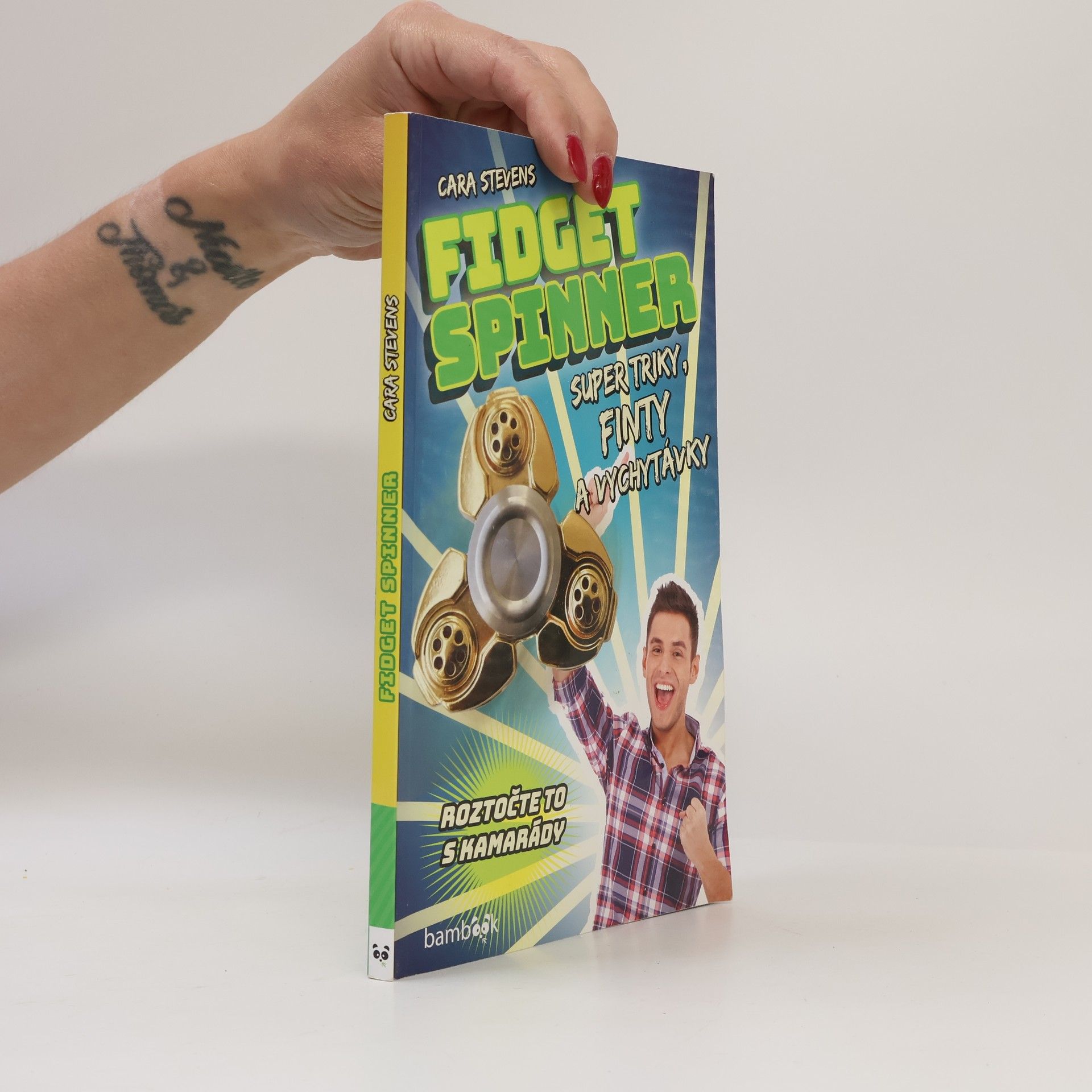 Cara J. Stevens Fidget Spinner: Super triky, finty a vychytávky