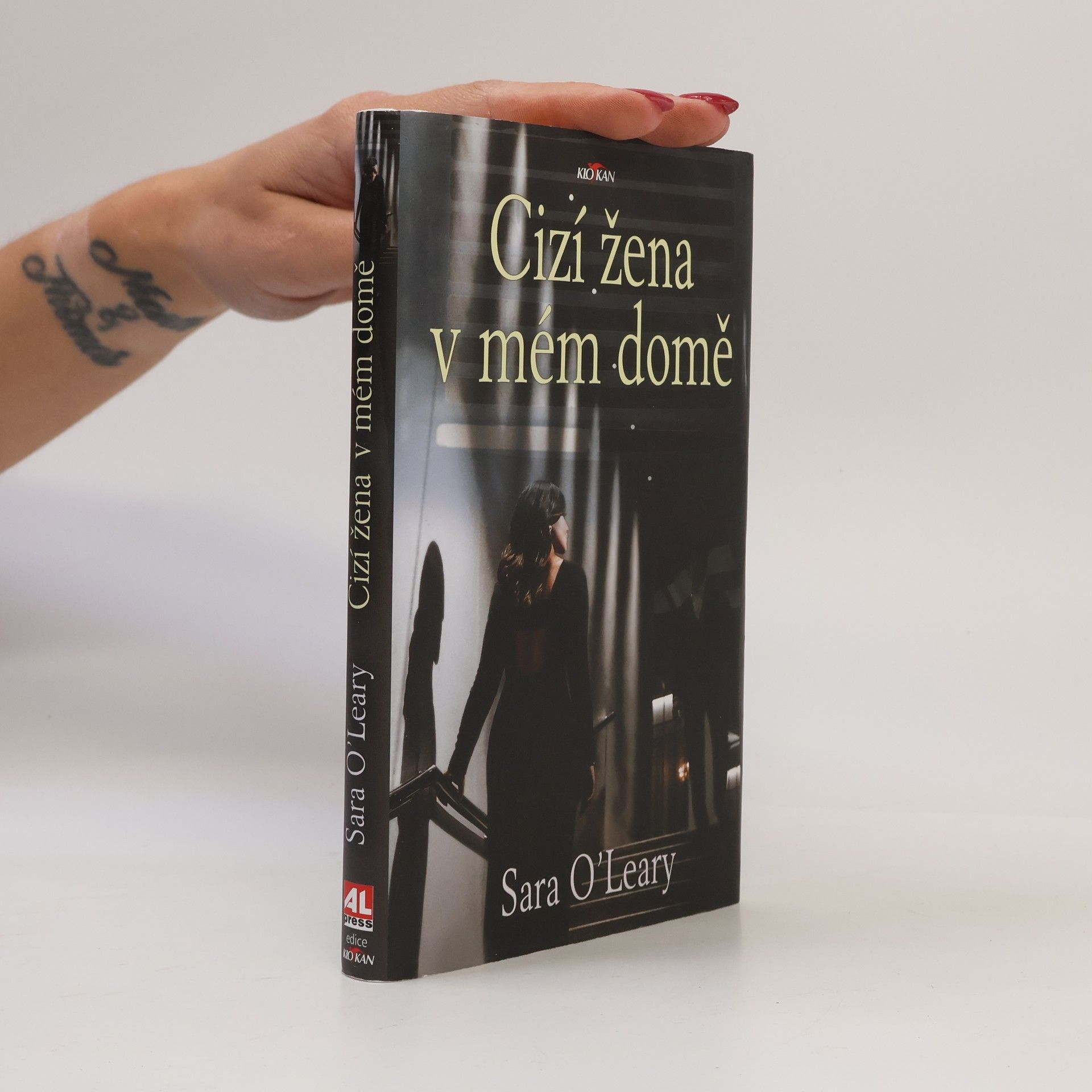 Sara OLeary Cizí žena v mém domě