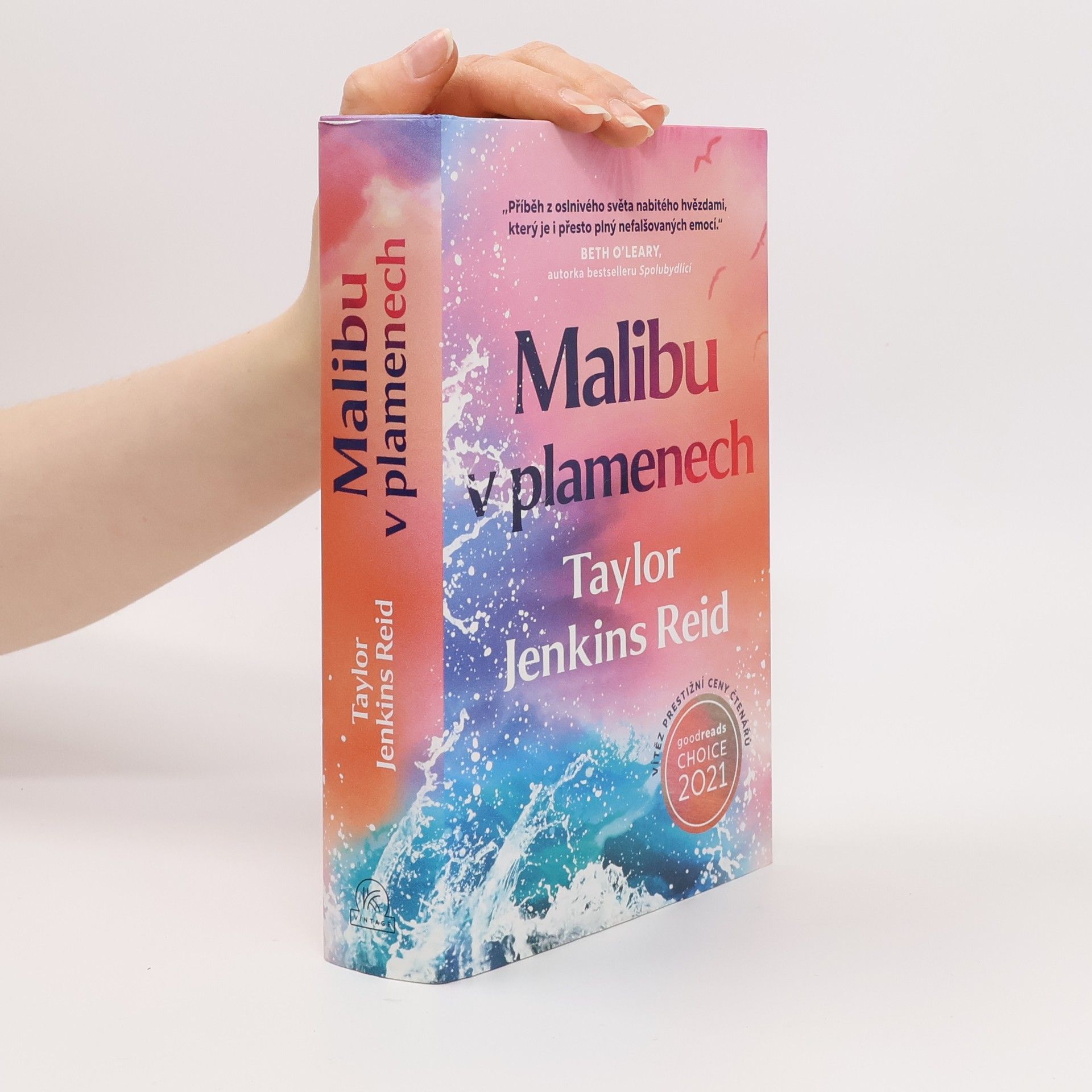 Taylor Jenkins Reid Malibu v plamenech