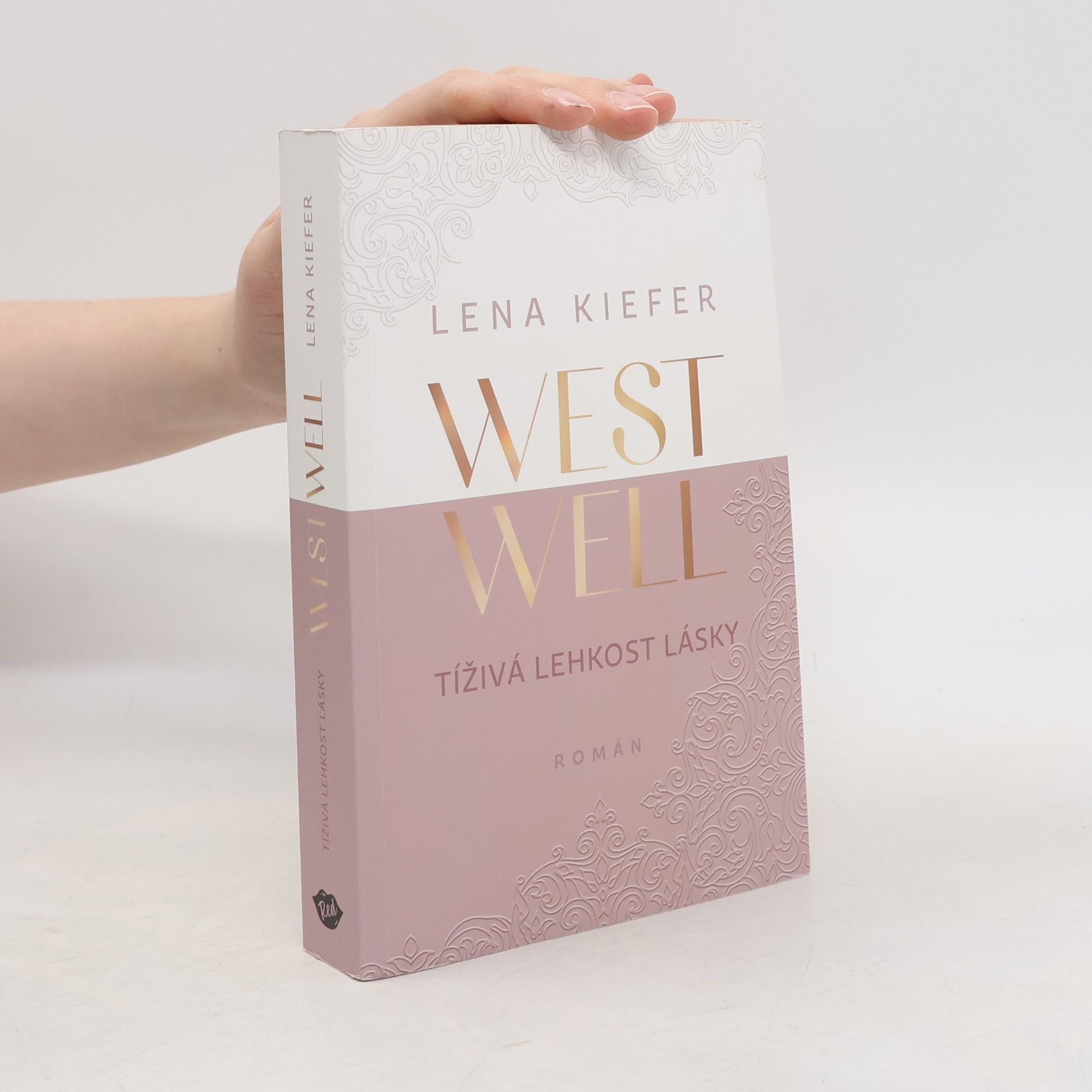 Lena Kiefer Westwell. Tíživá lehkost lásky