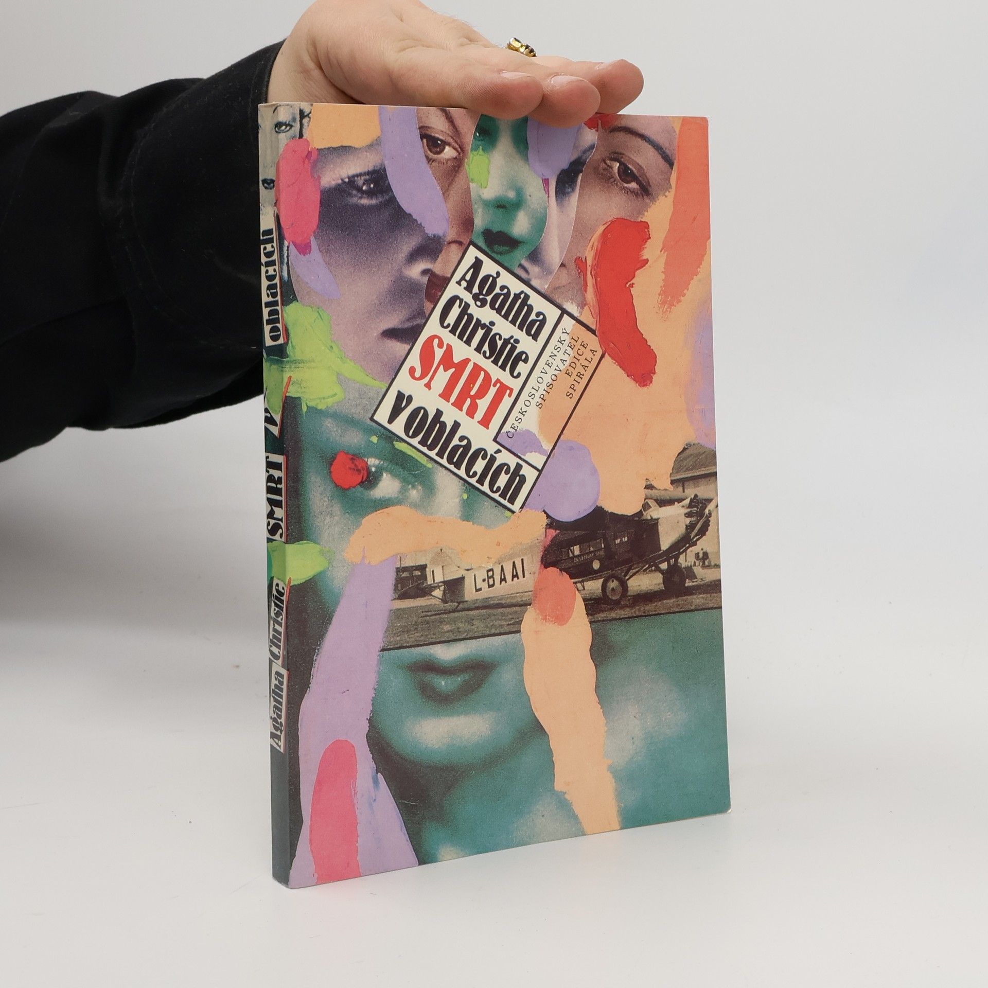 Agatha Christie Smrt v oblacích