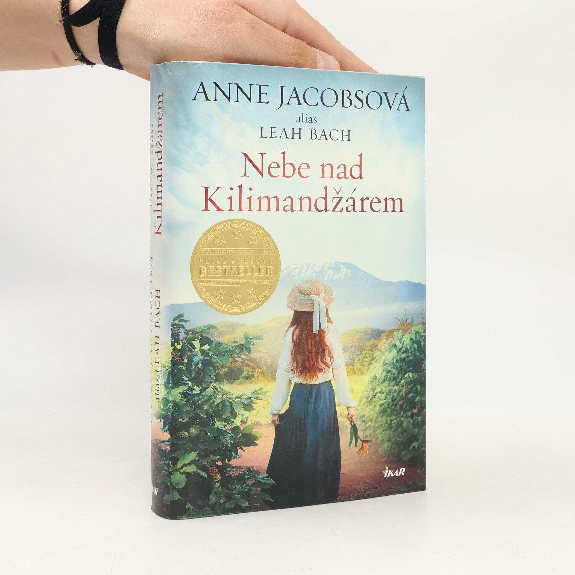Anne Jacobs Nebe nad Kilimandžárem