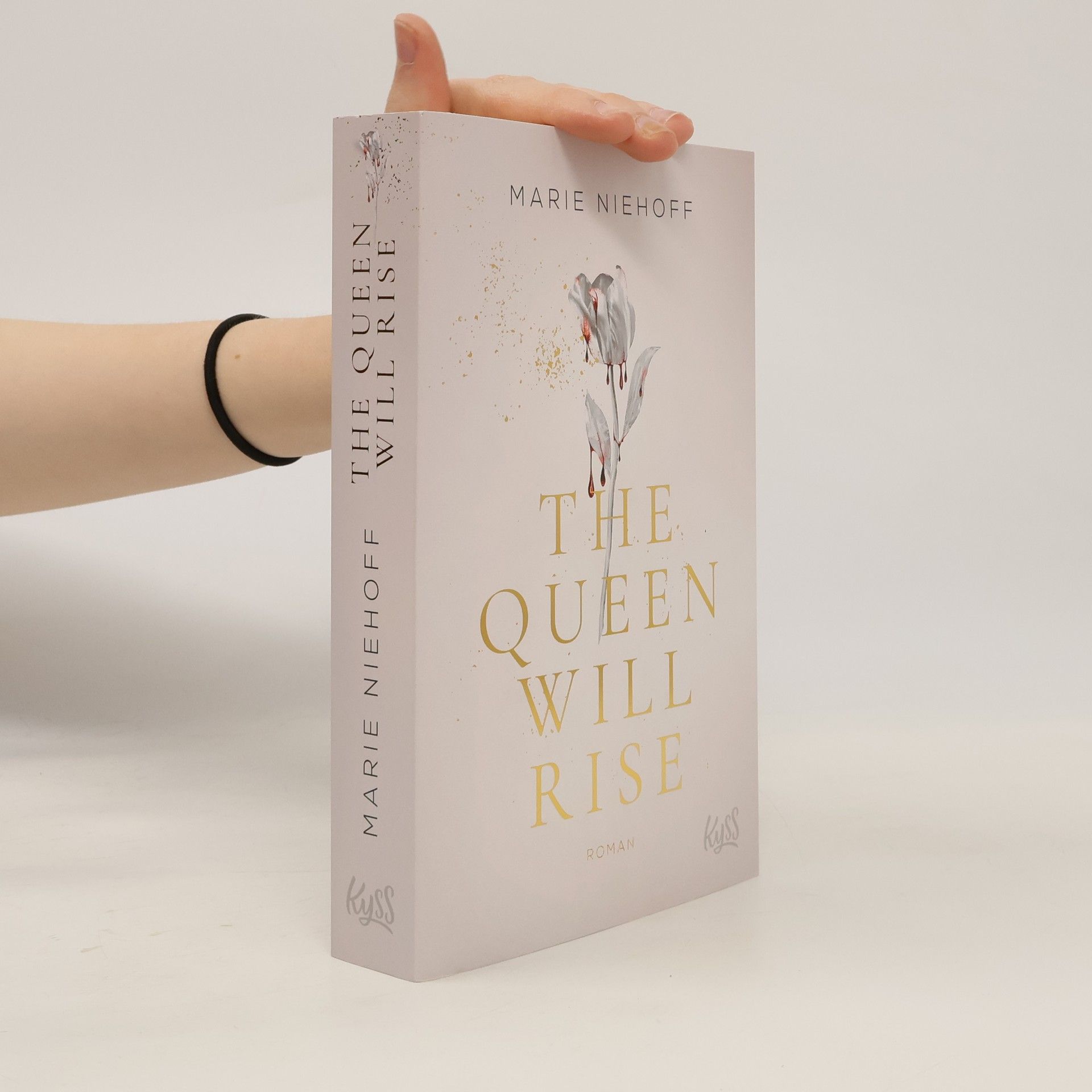 Marie Niehoff The Queen Will Rise