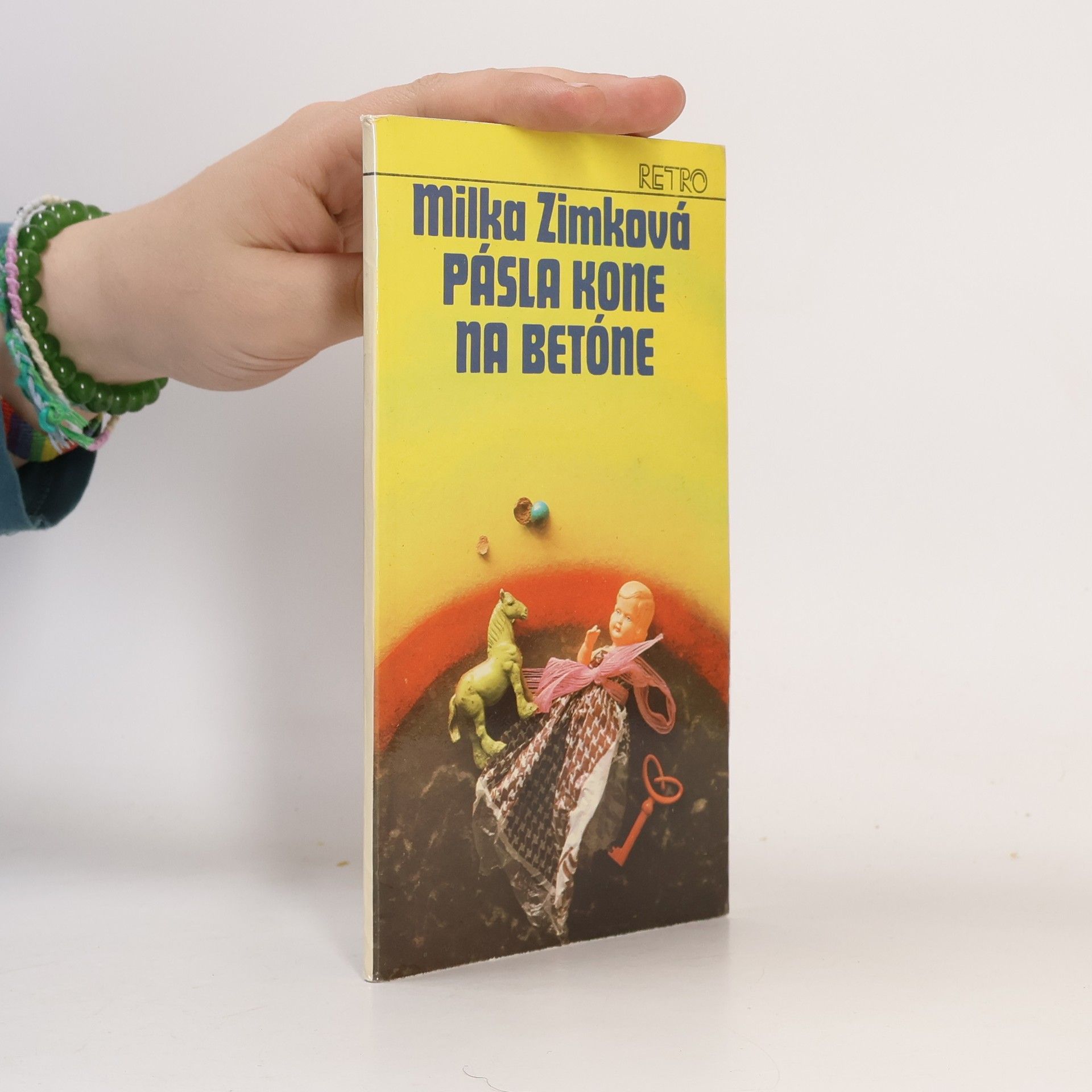 Milka Zimková Pásla kone na betóne