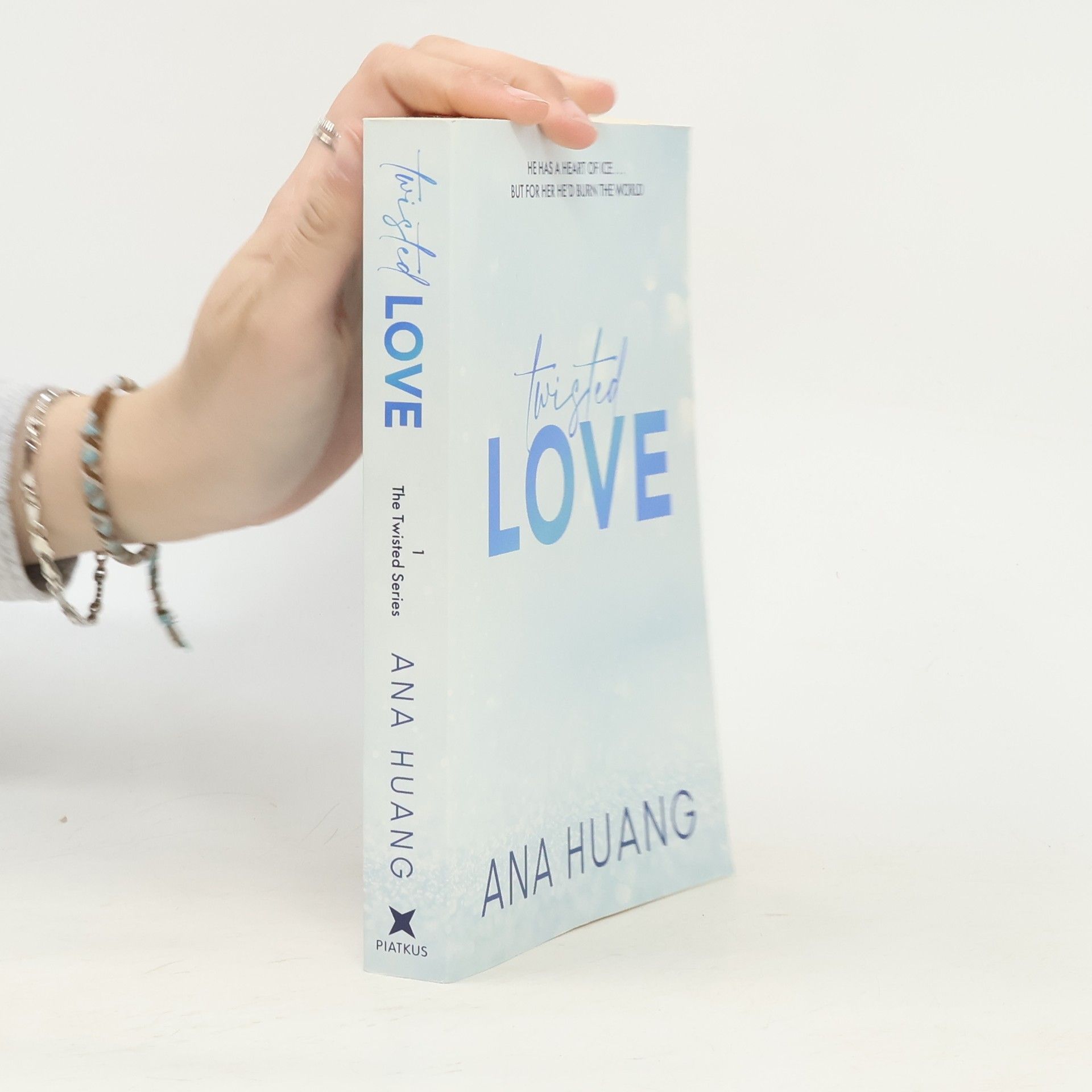 Ana Huang Twisted love. Twisted book one