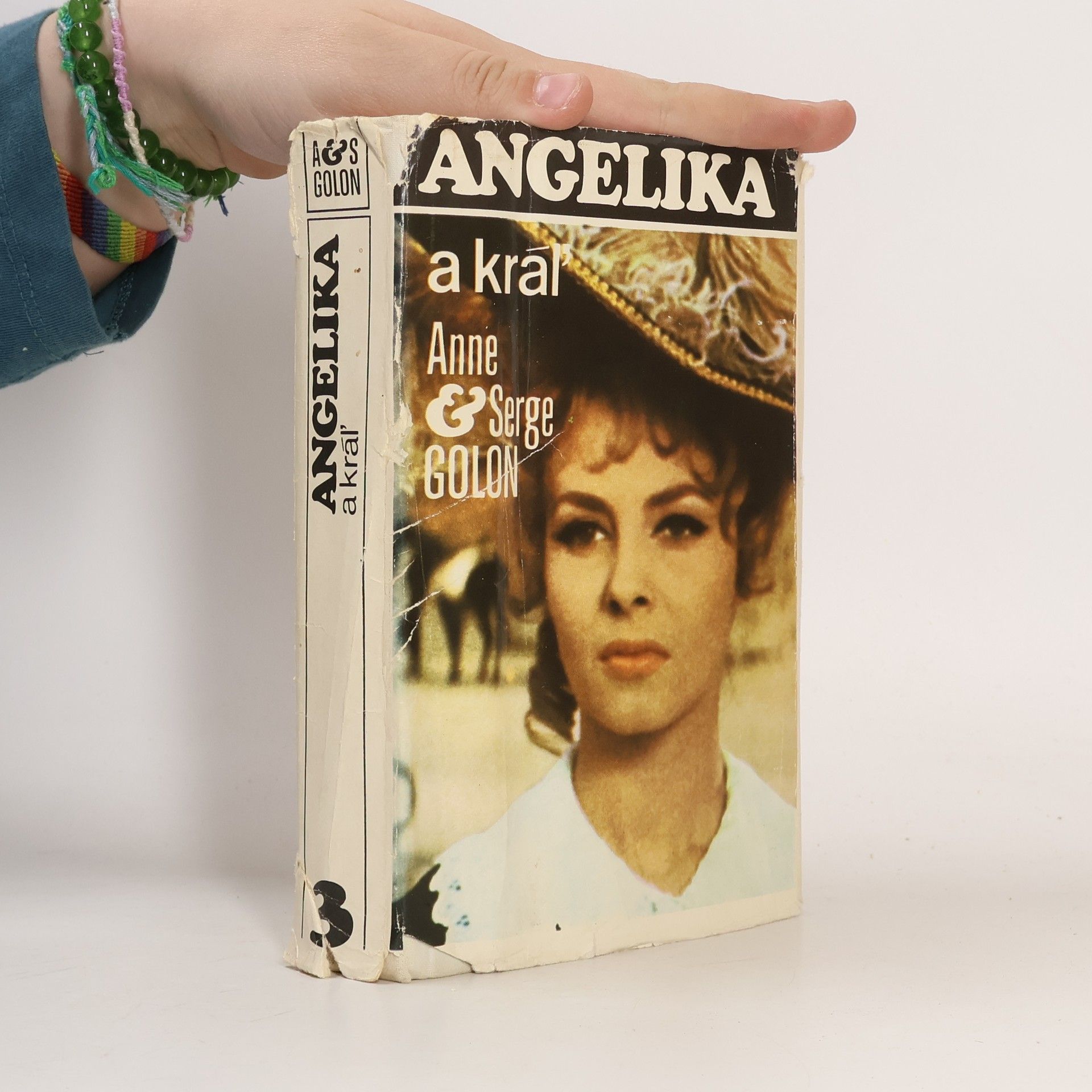 Anne Golon Angelika 3. Angelika a kráľ