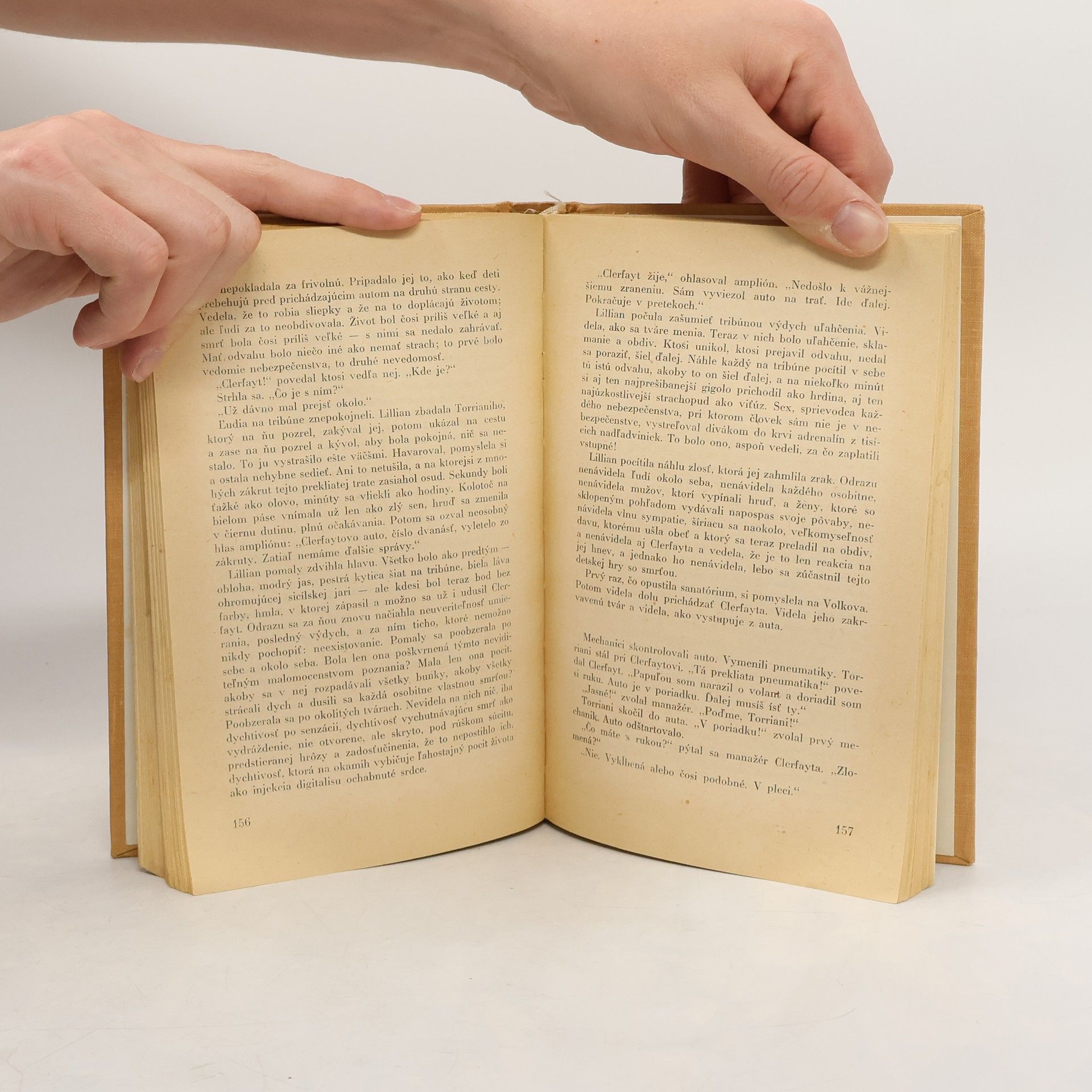 Erich Maria Remarque Nebo nepozná obľúbencov