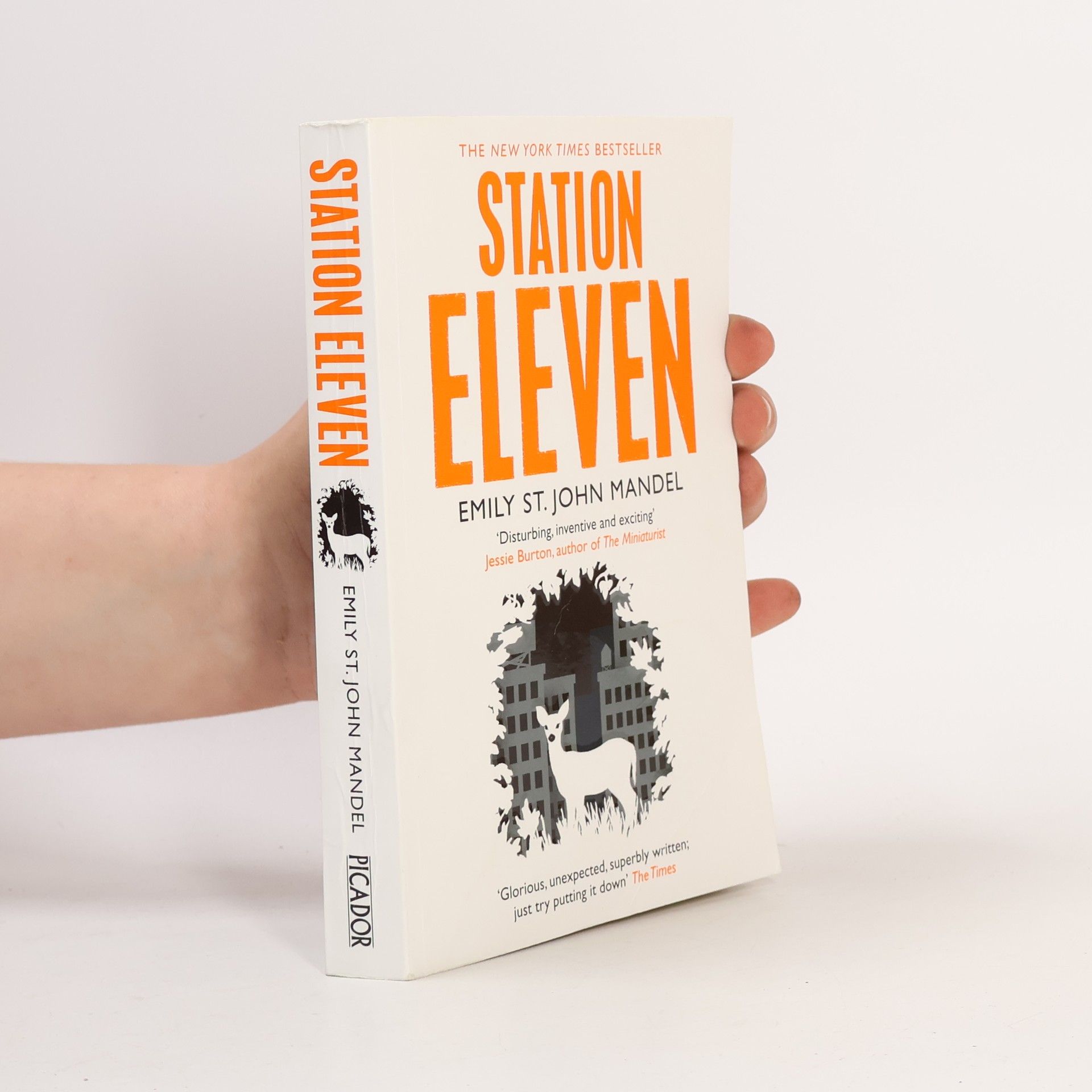 Emily St. John Mandel Station eleven