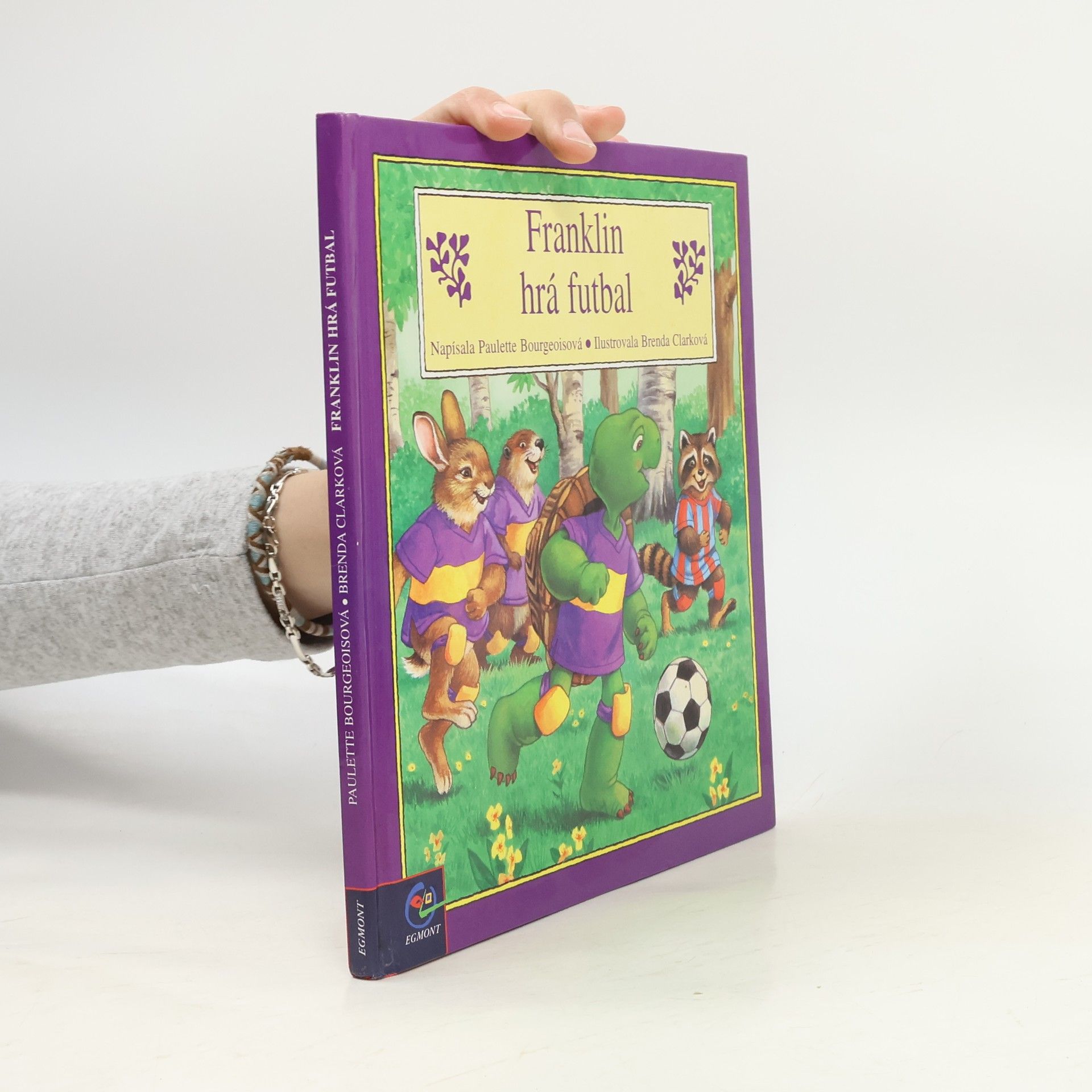 Bourgeois Paulette Franklin hrá futbal