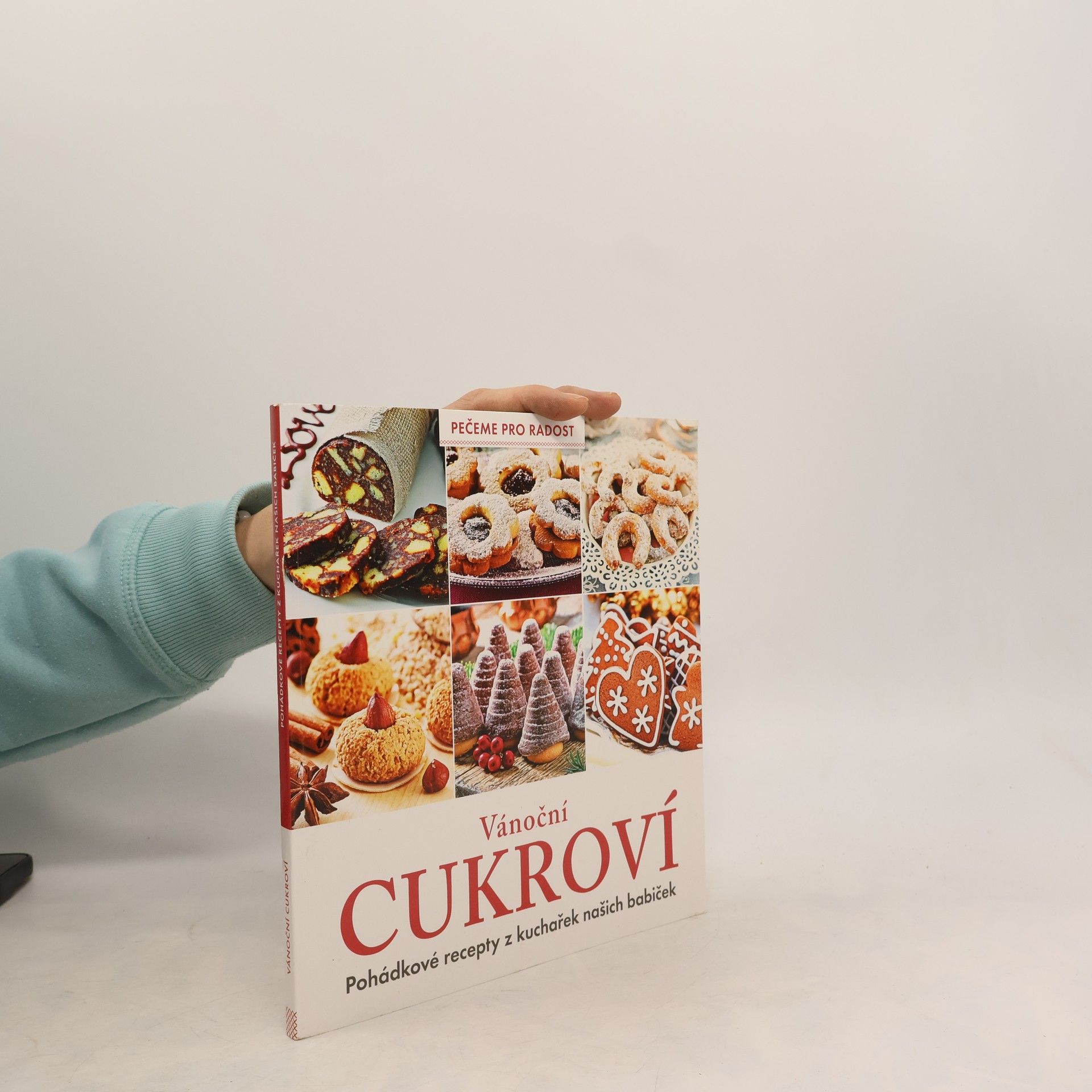 Karla Pelikánová Vánoční cukroví: Pohádkové recepty z kuchařek našich babiček