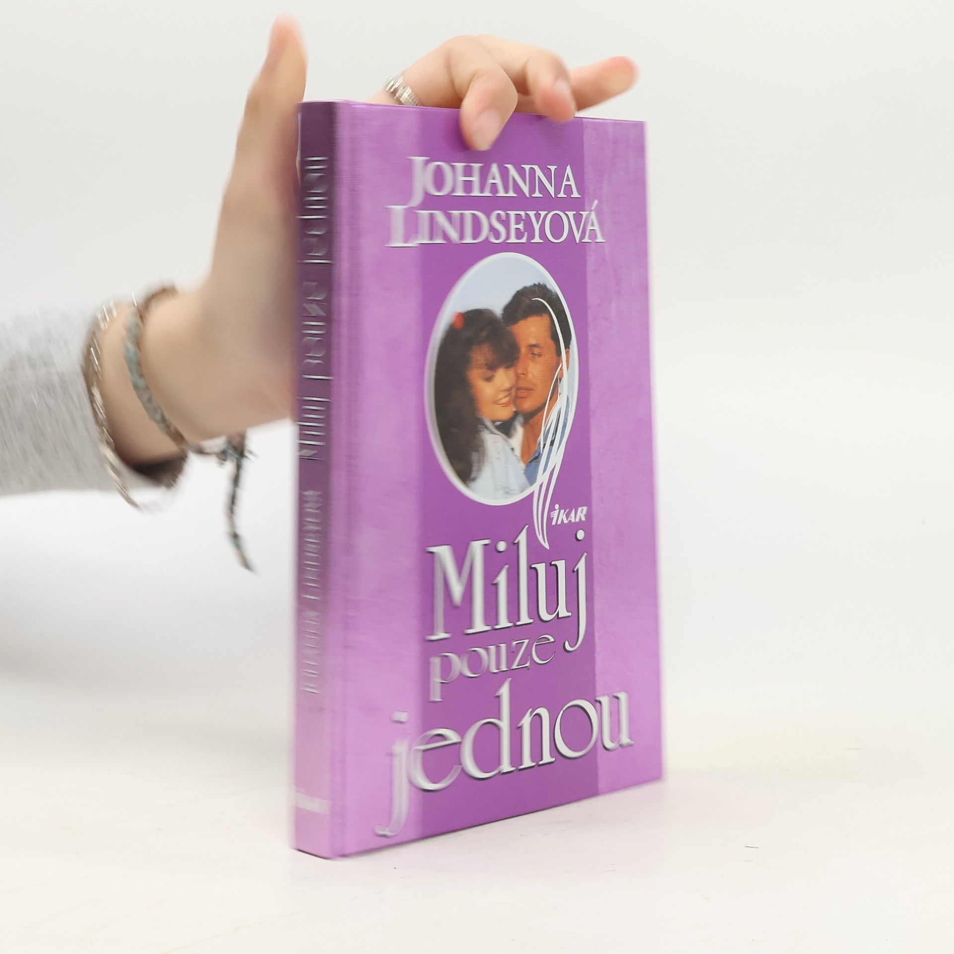 Johanna Lindsey Miluj pouze jednou