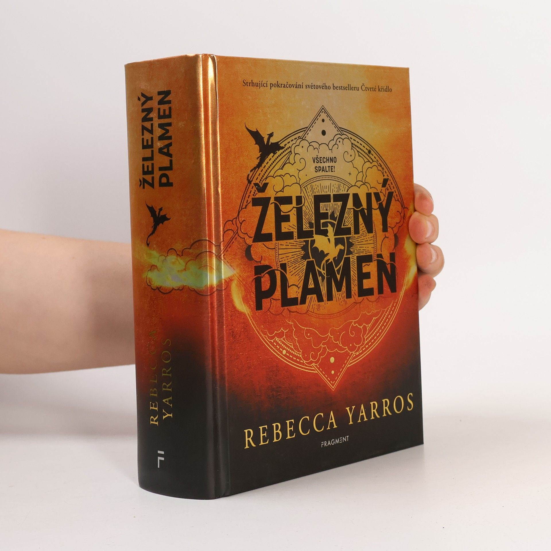 Rebecca Yarros Železný plamen