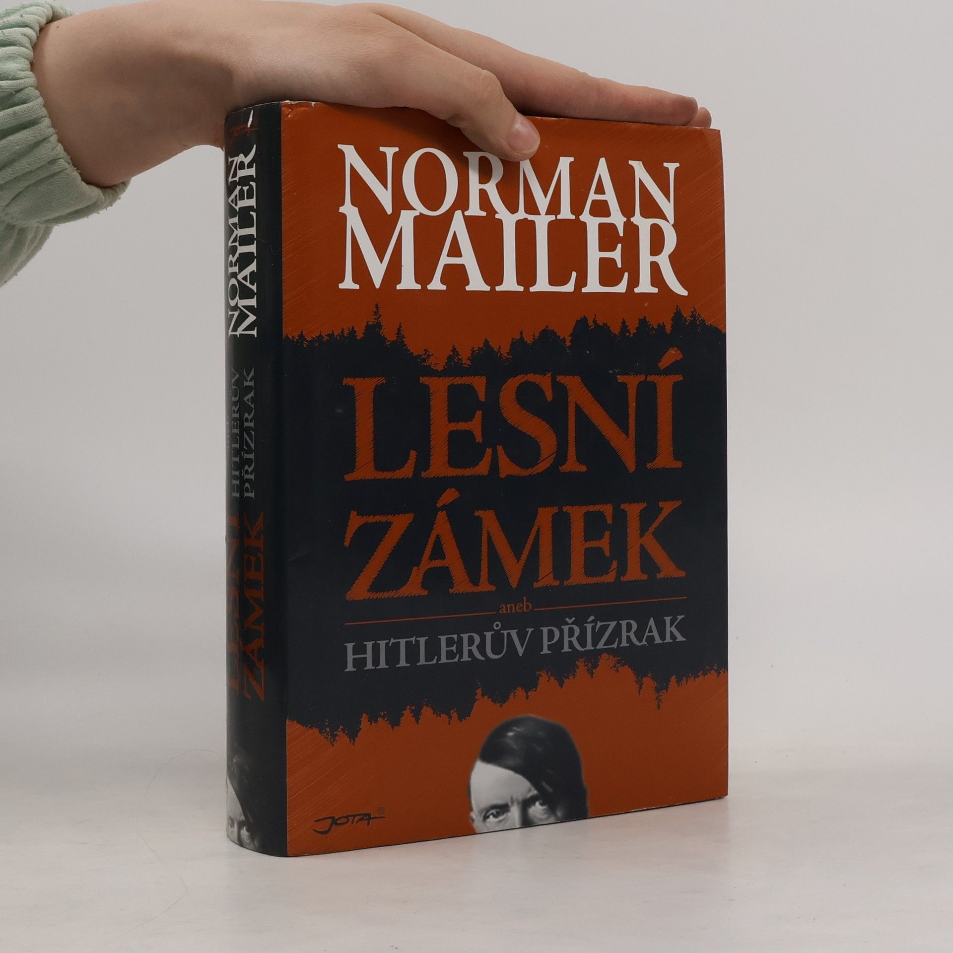 Lesní zámek aneb Hitlerův přízrak