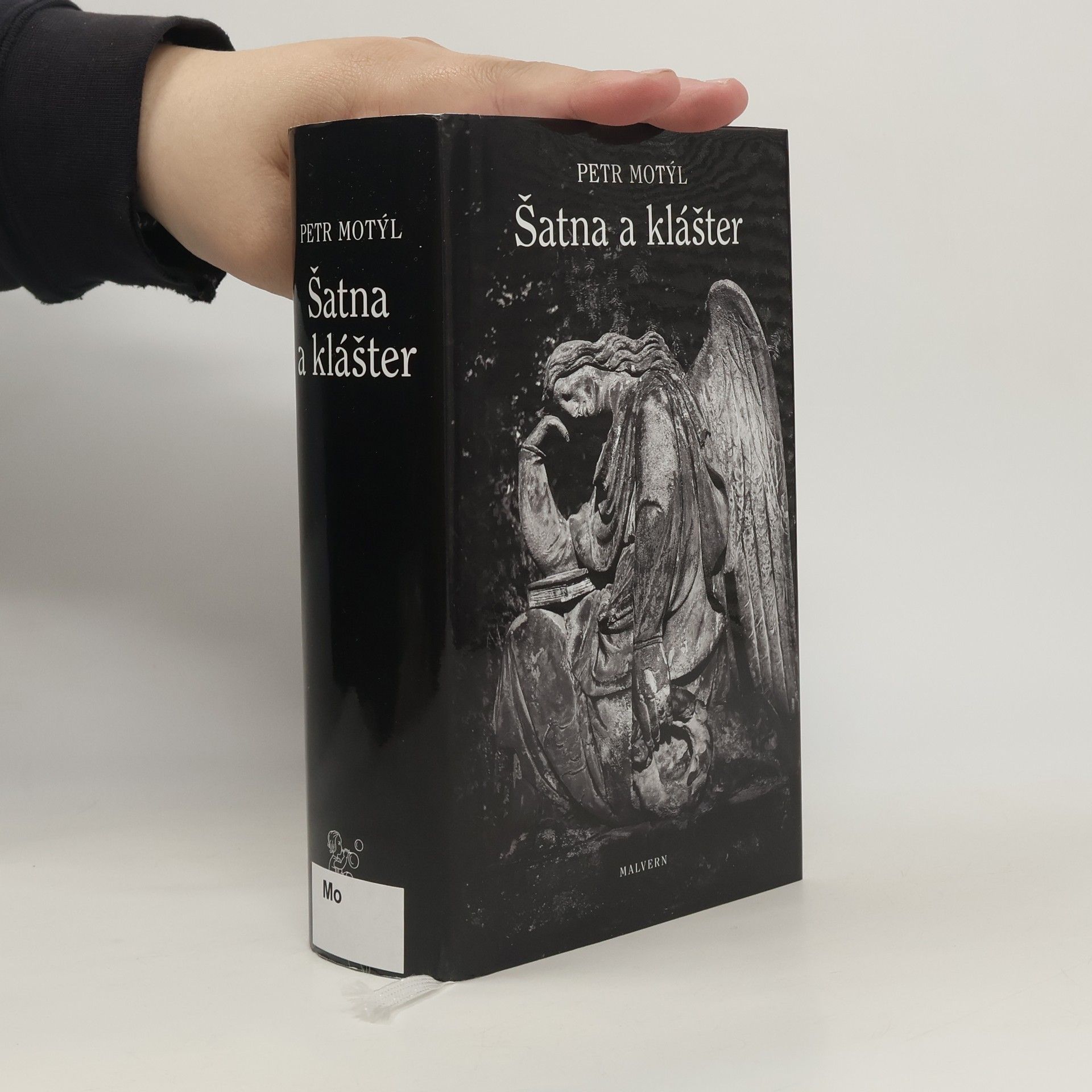 Petr Motýl Šatna a klášter