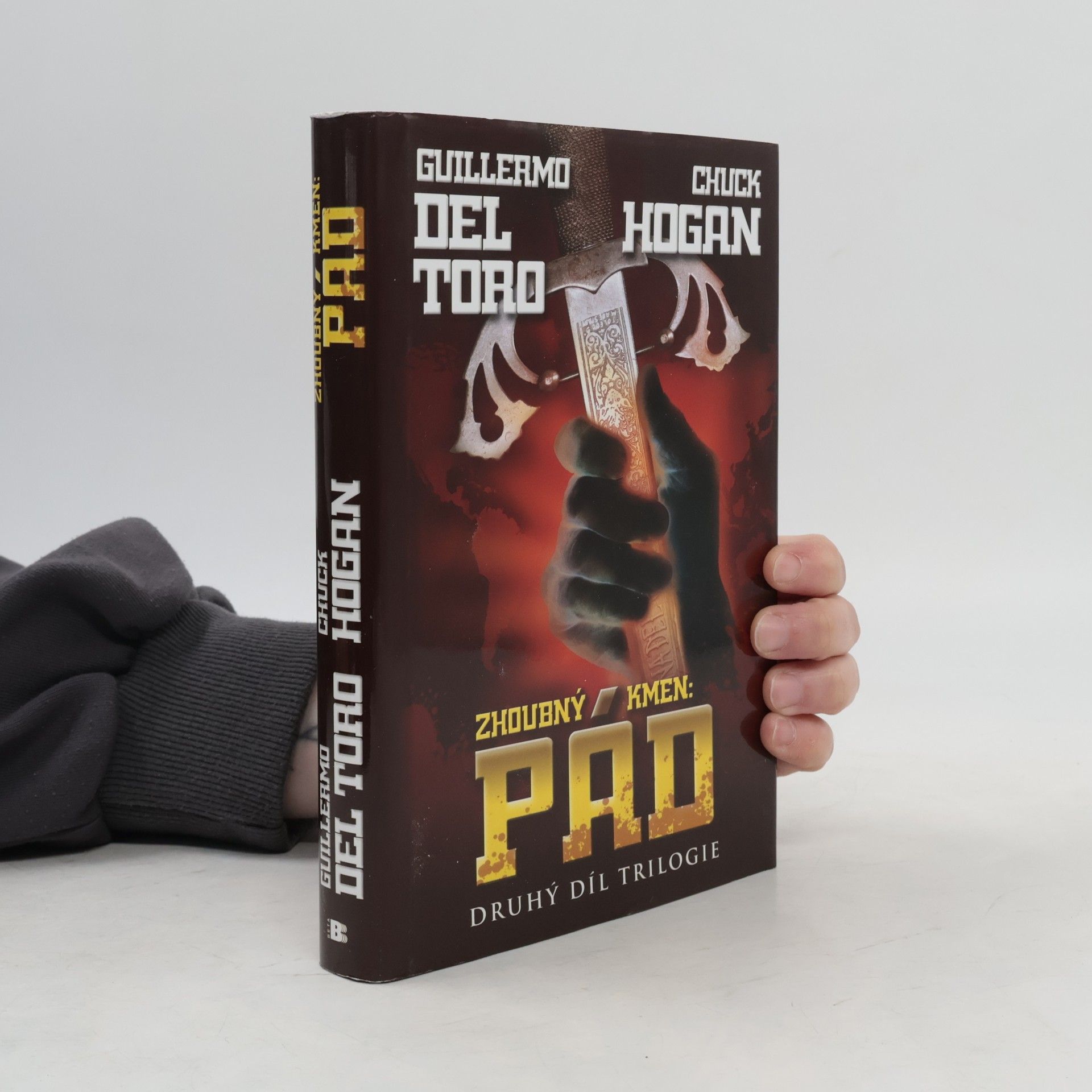 Zhoubný kmen. Pád. Druhý díl trilogie